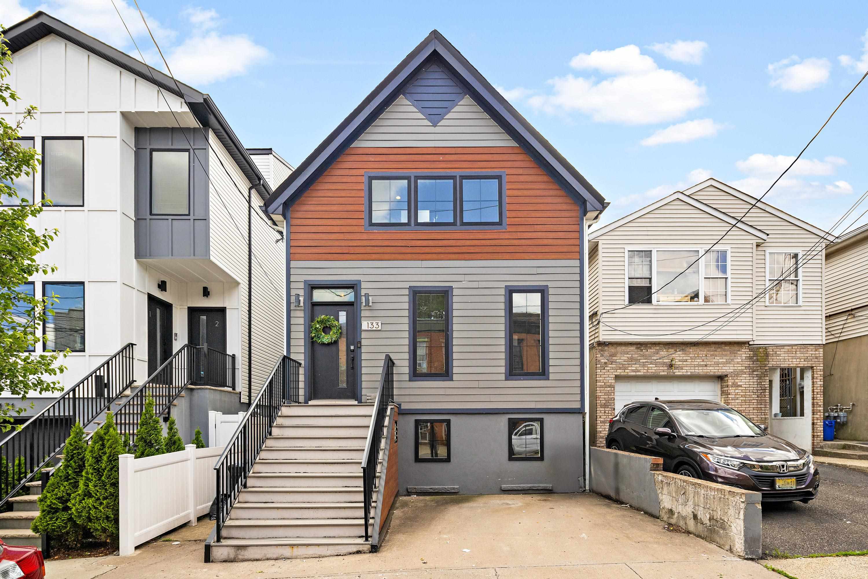 # 250010686 - For Rent in JERSEY CITY - Heights NJ