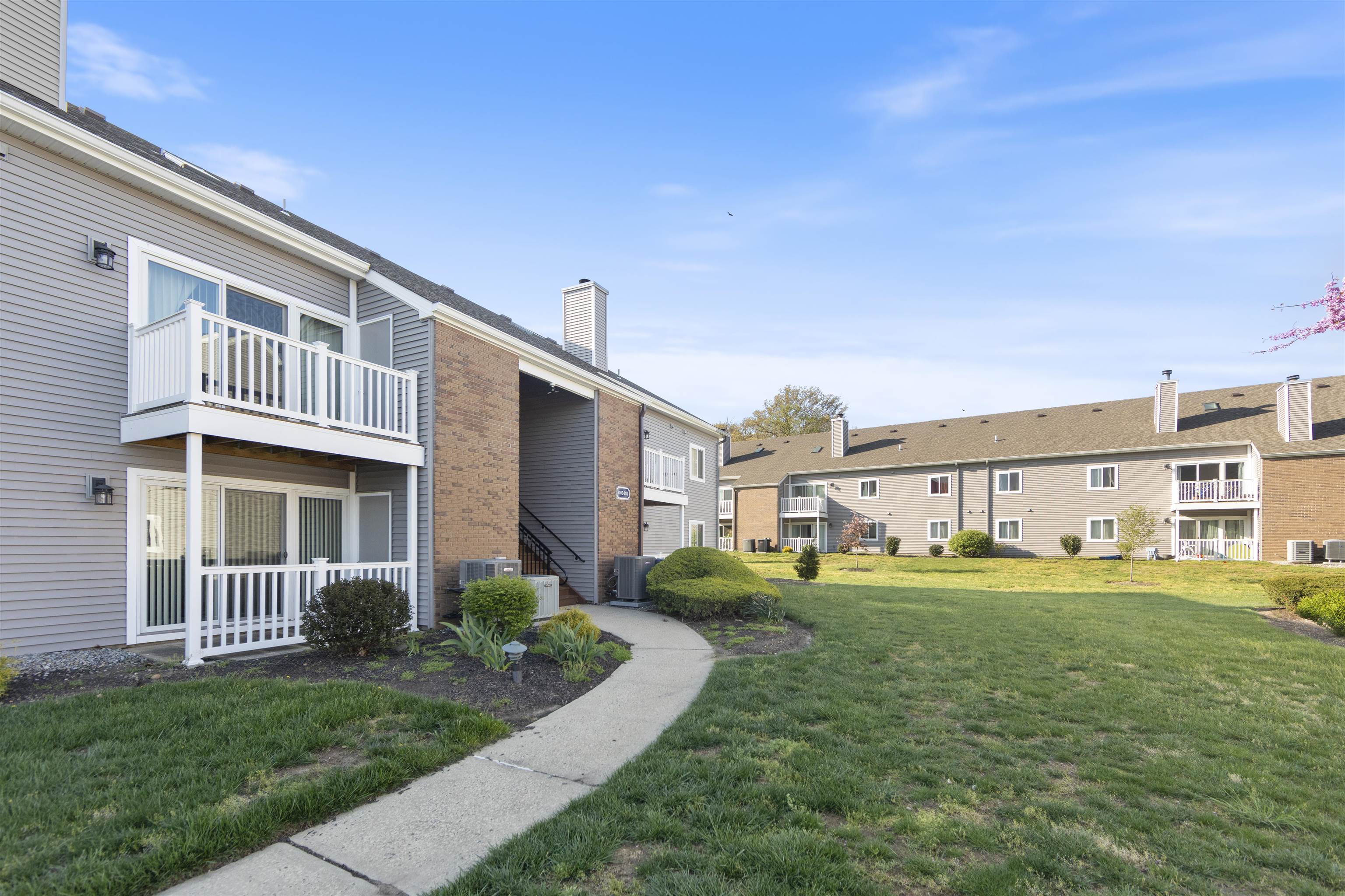 # 250010691 - For Rent in PLAINSBORO NJ