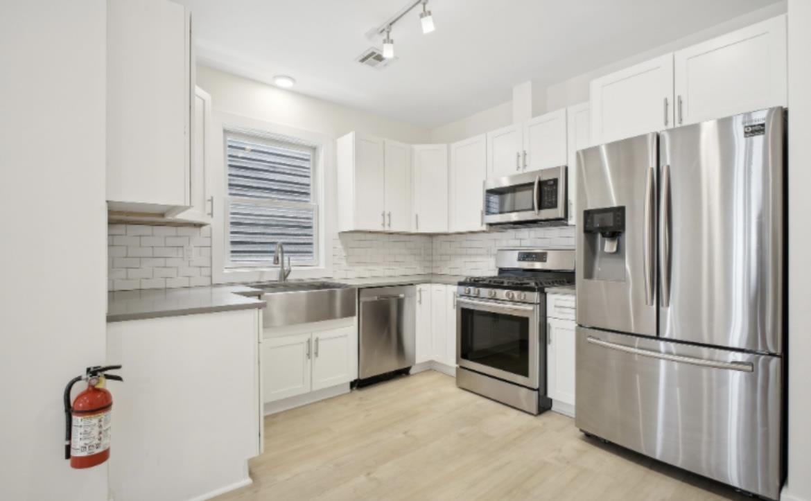 # 250010711 - For Rent in JERSEY CITY - Heights NJ