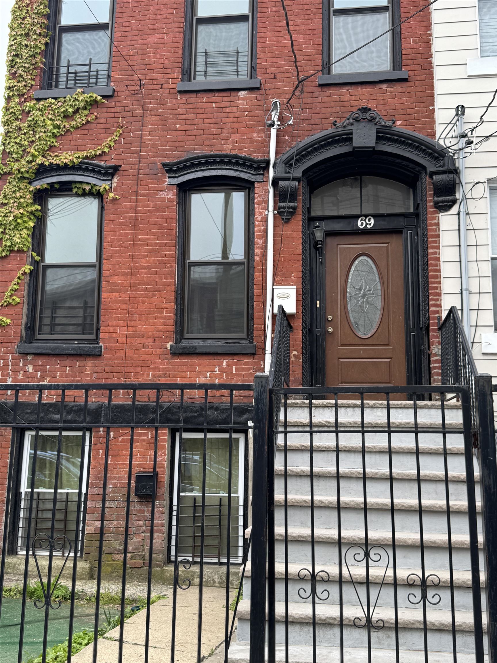 # 250010743 - For Rent in JERSEY CITY - Bergen-Lafayett NJ