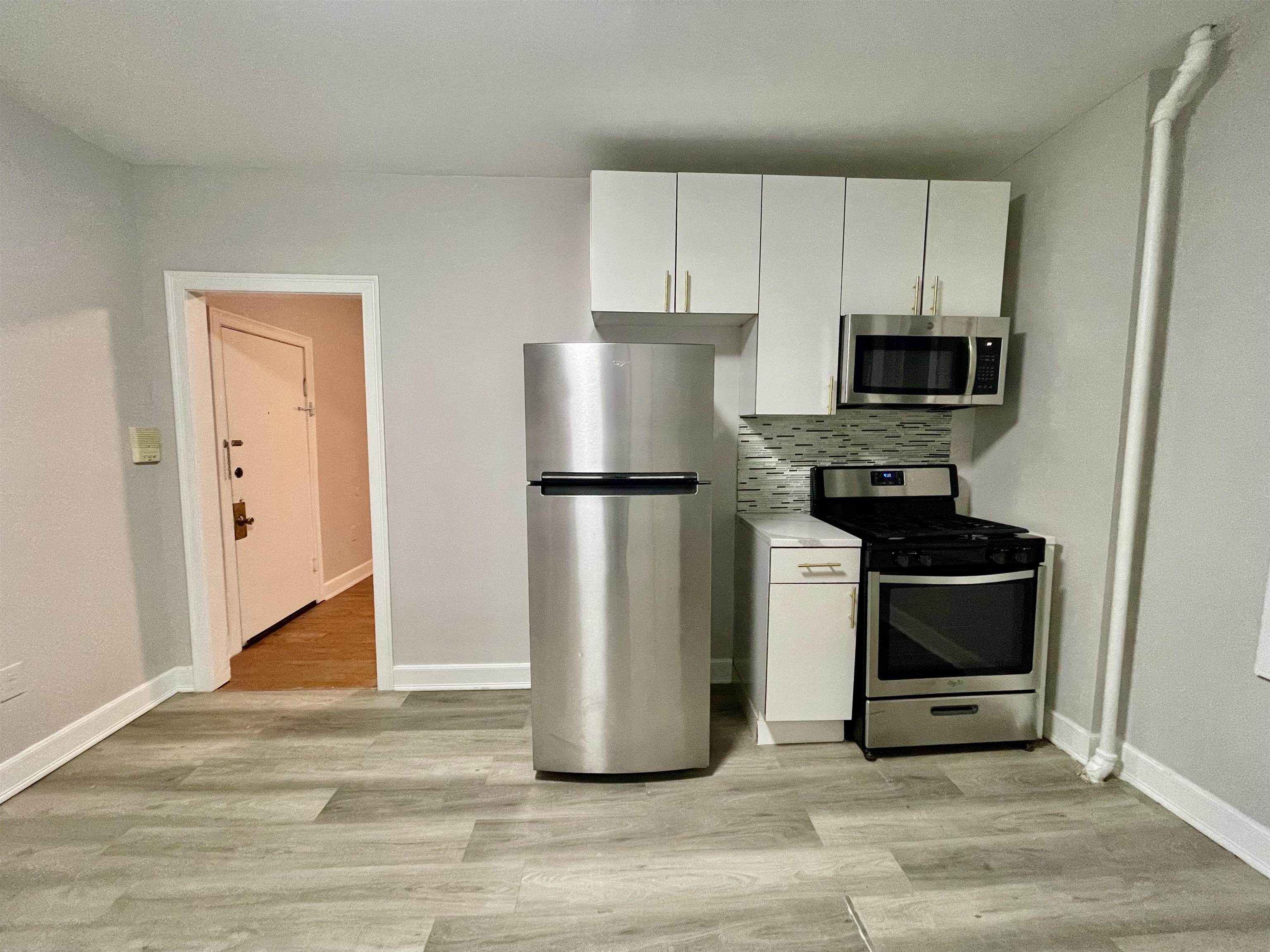 # 250010798 - For Rent in West New York NJ