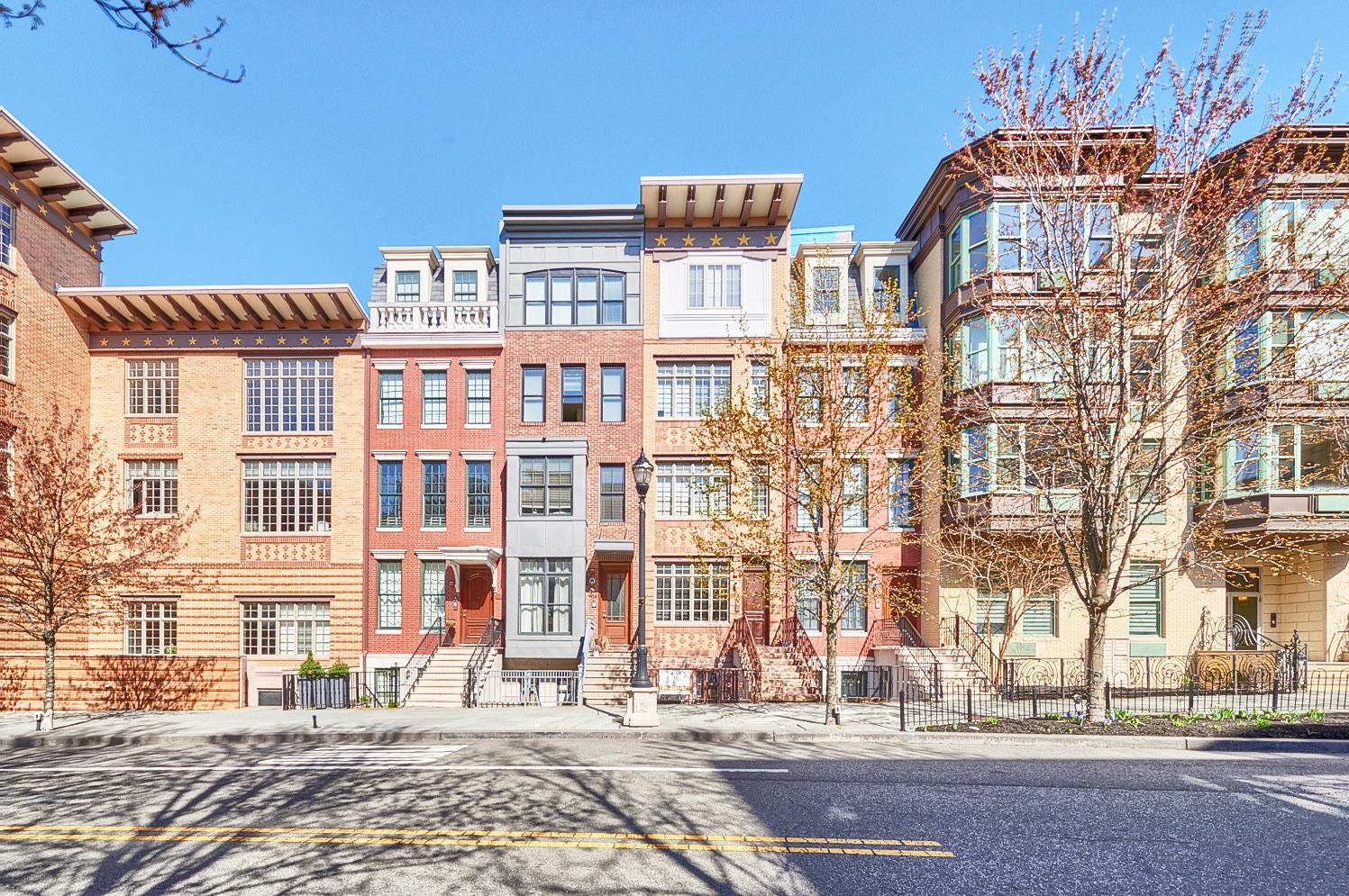 # 250010800 - For Rent in JERSEY CITY - Downtown NJ