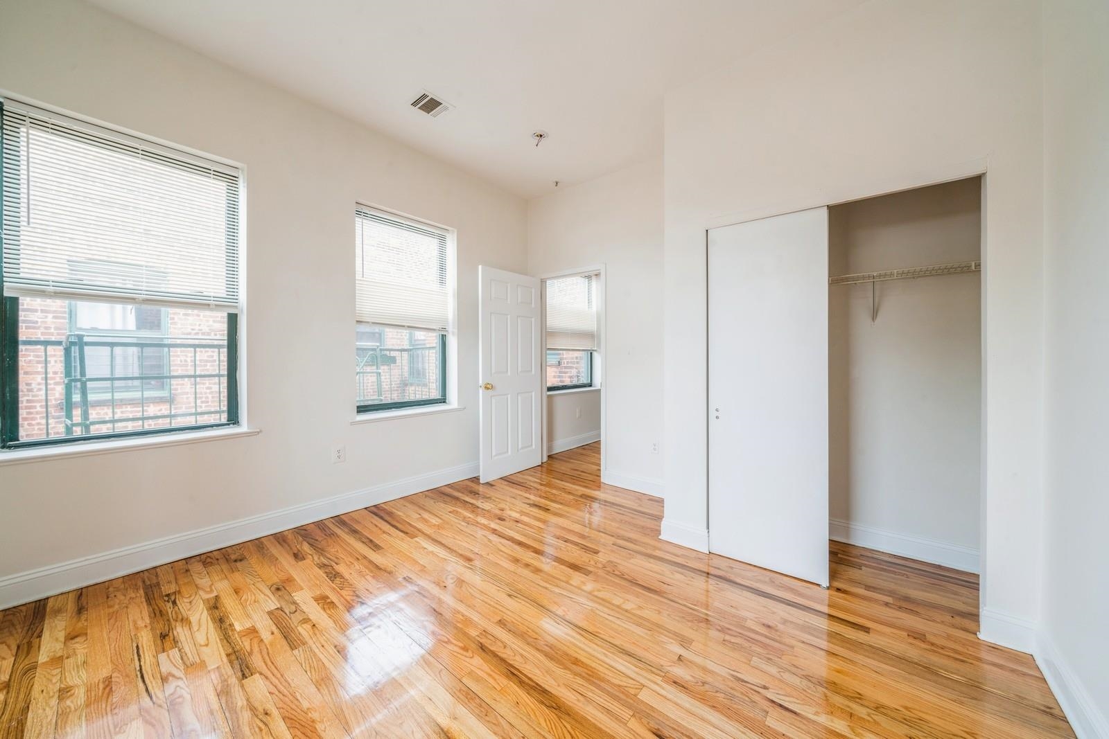# 250010818 - For Rent in JERSEY CITY - Greenville NJ