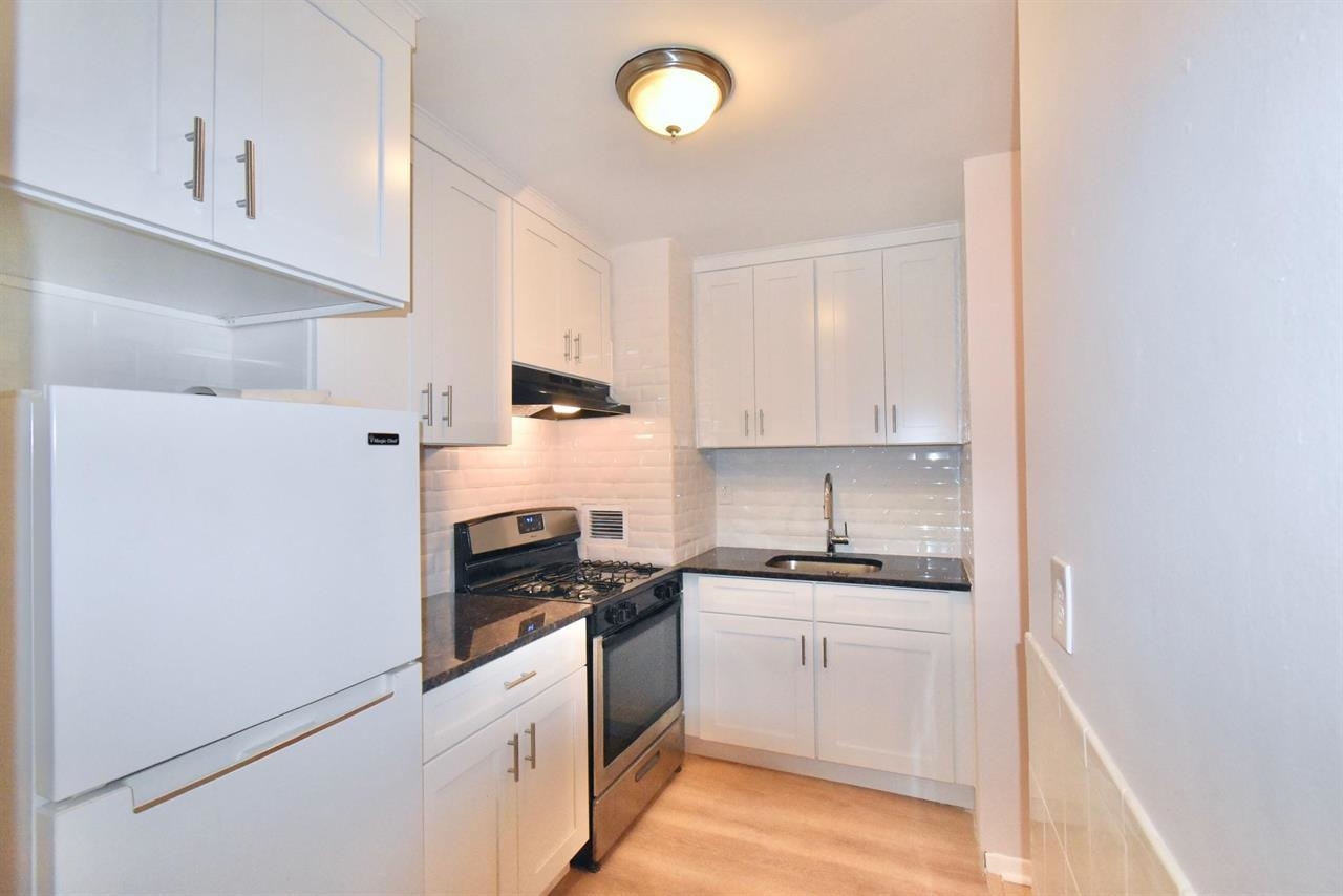 # 250010841 - For Rent in JERSEY CITY - Downtown NJ