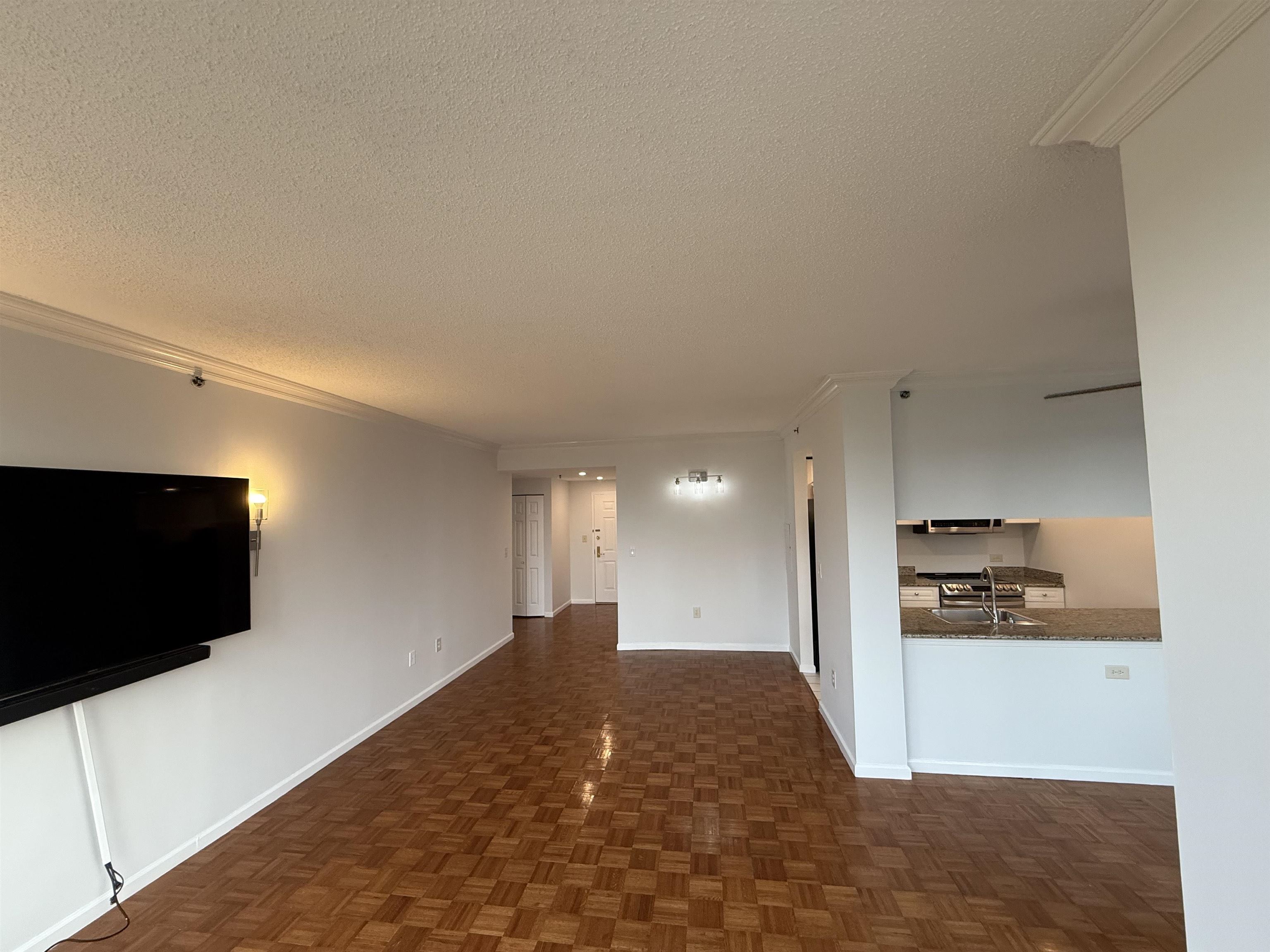 # 250010862 - For Rent in Fort Lee NJ