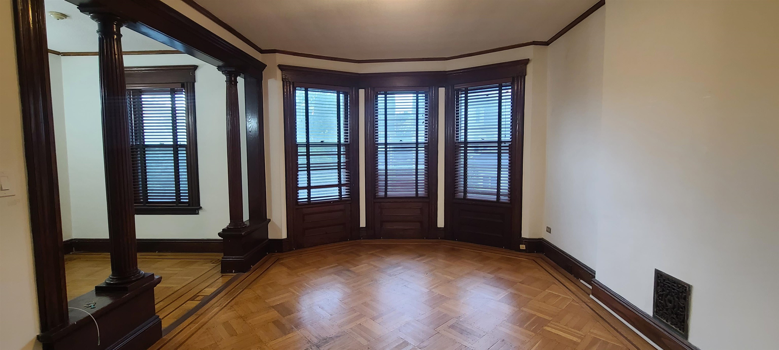 # 250010931 - For Rent in Weehawken NJ
