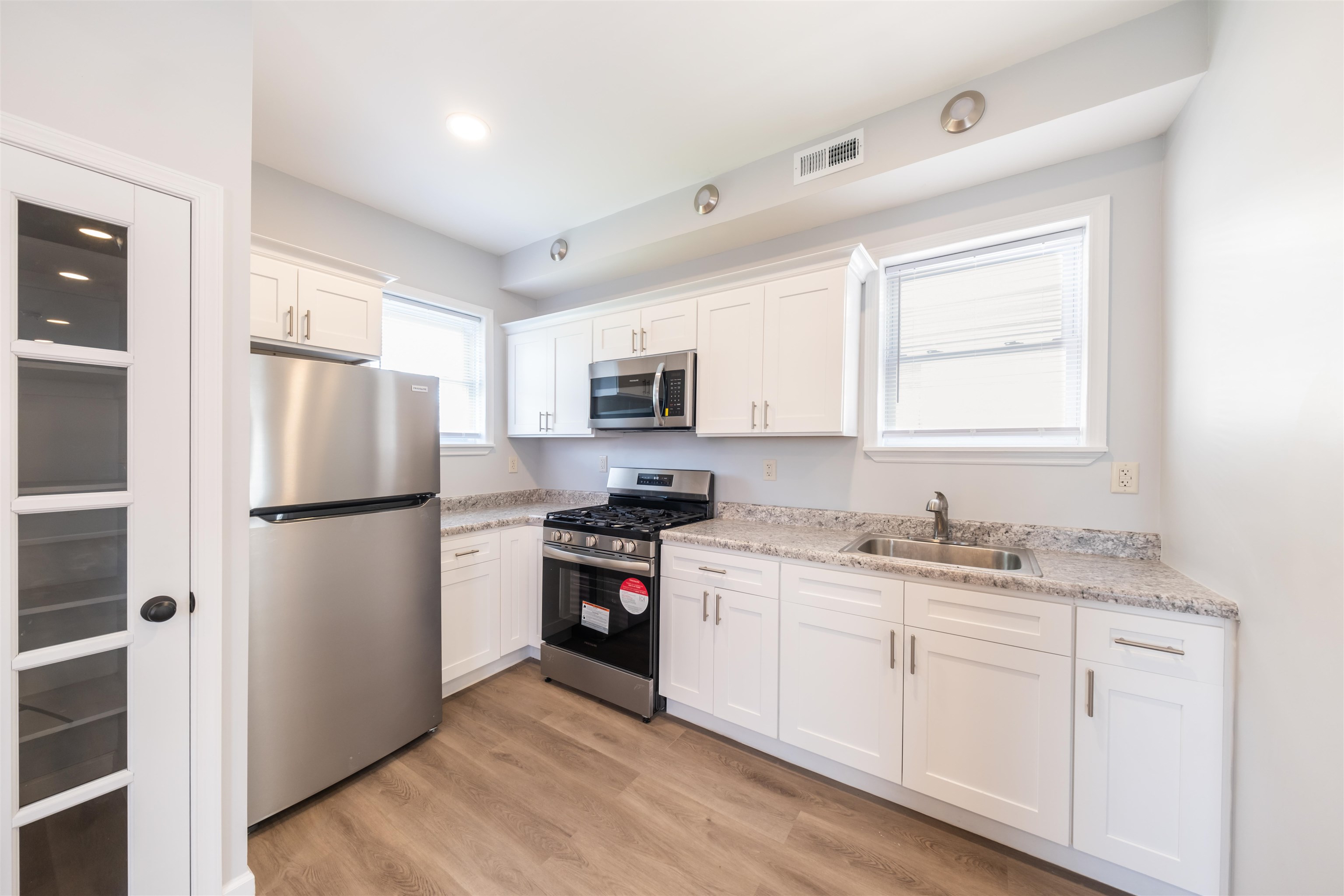 # 250010957 - For Rent in JERSEY CITY - West Bergen NJ