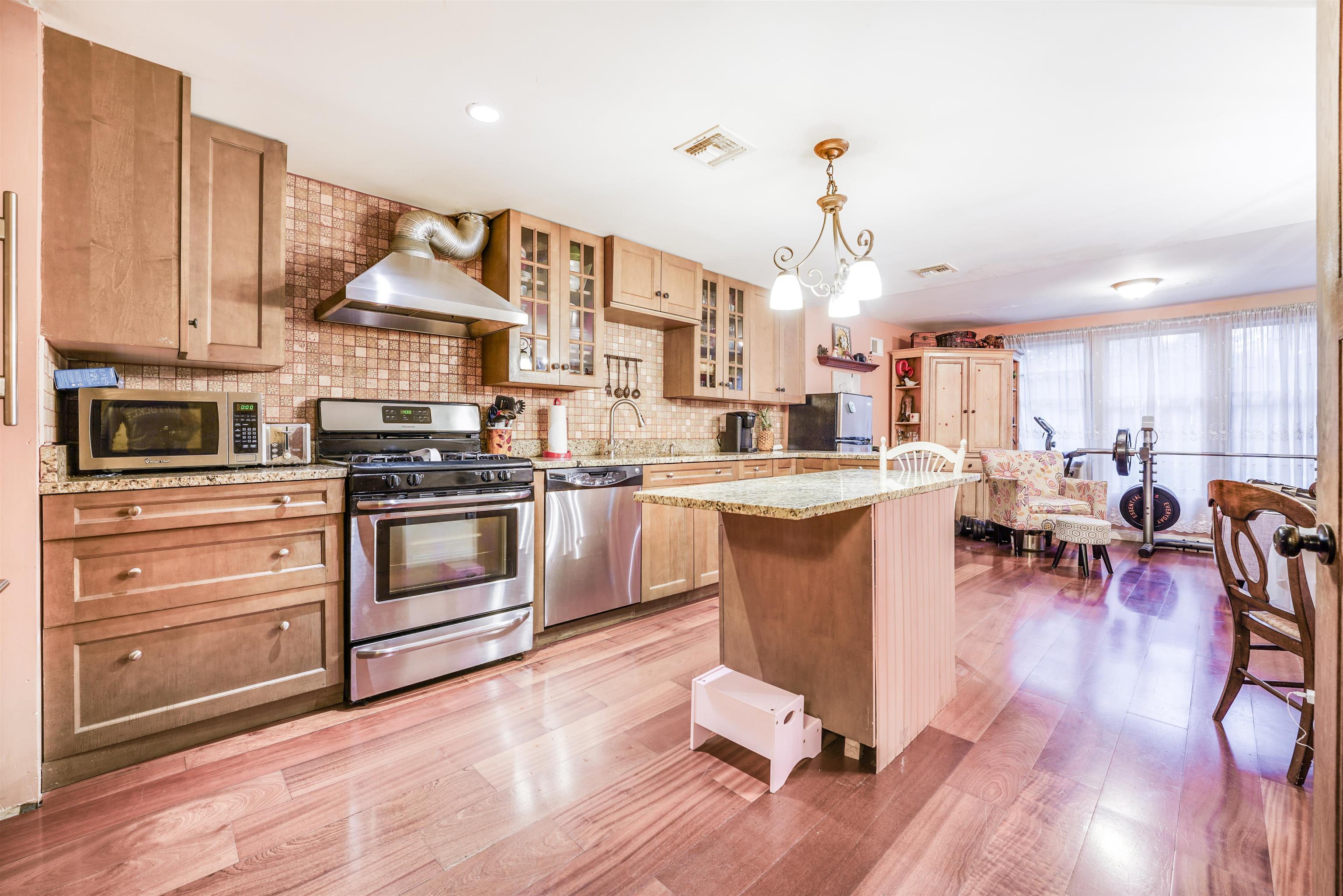 # 250010964 - For Rent in JERSEY CITY - Downtown NJ