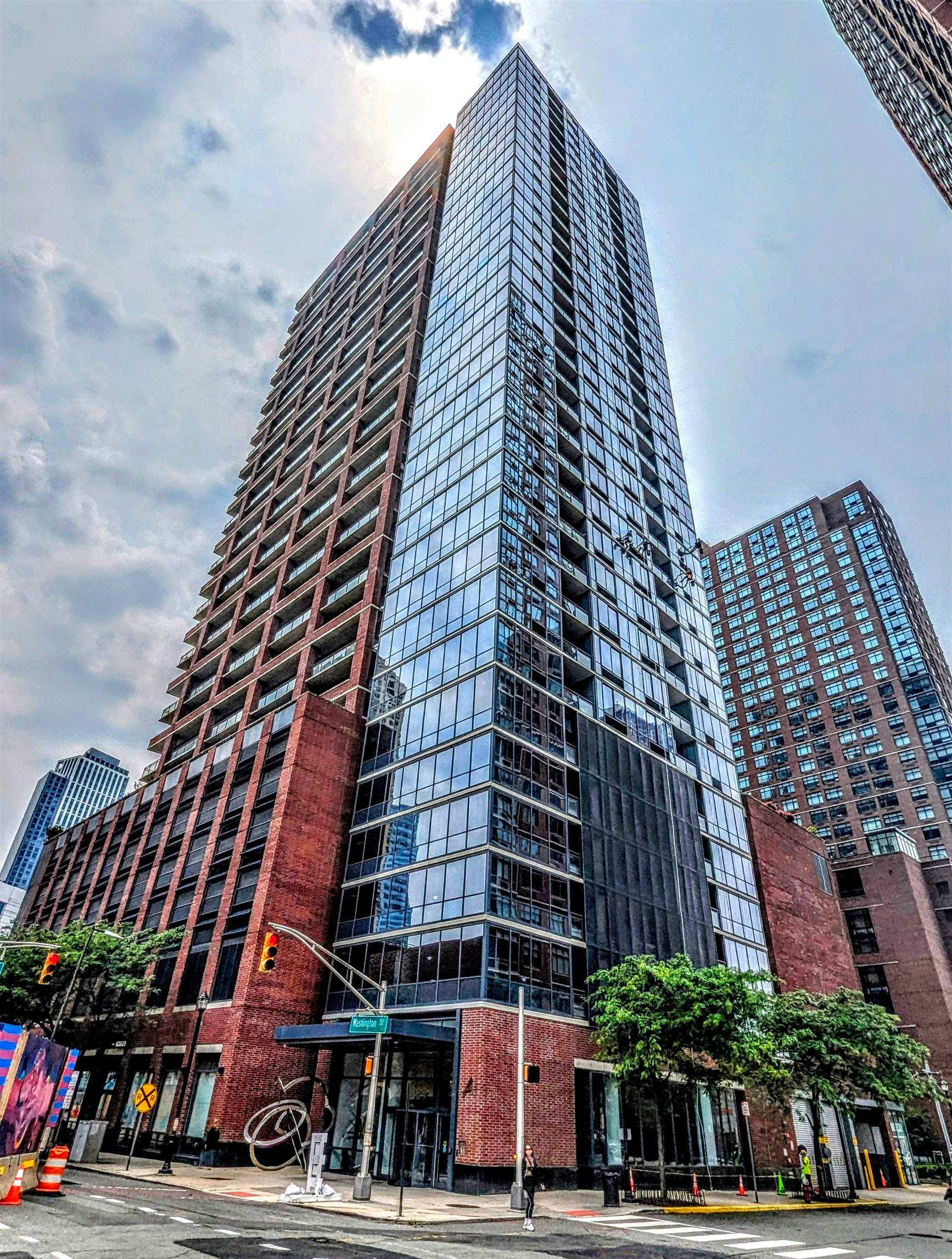 # 250010975 - For Rent in JERSEY CITY - Downtown NJ