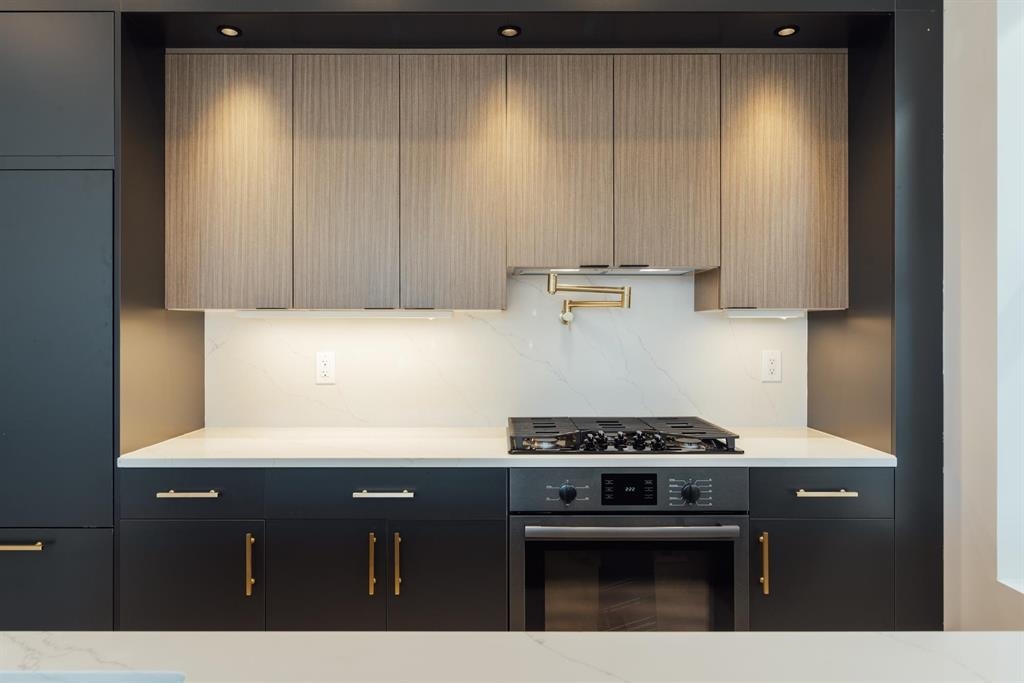 # 250011002 - For Rent in JERSEY CITY - Bergen-Lafayett NJ