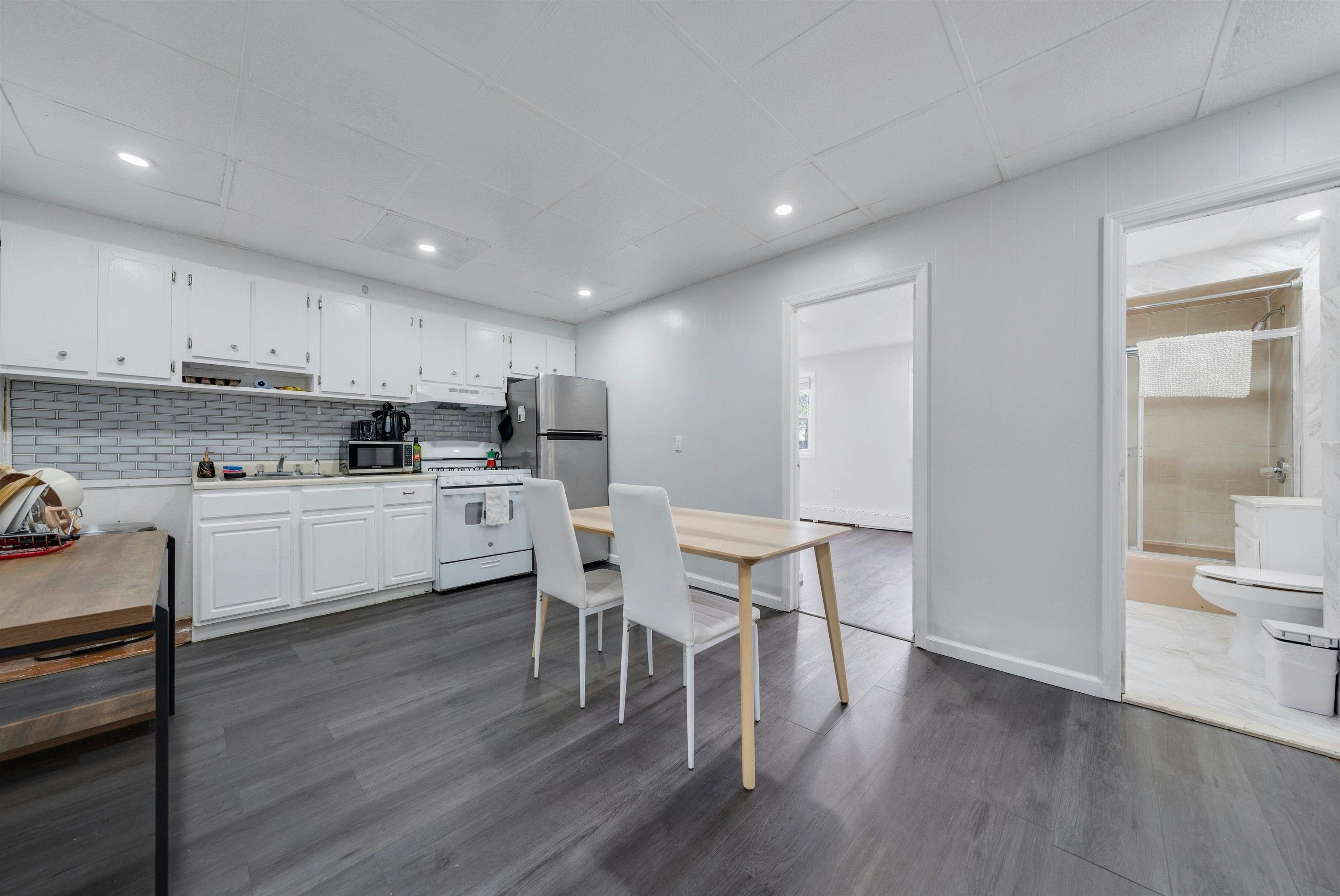 # 250011011 - For Rent in Union City NJ