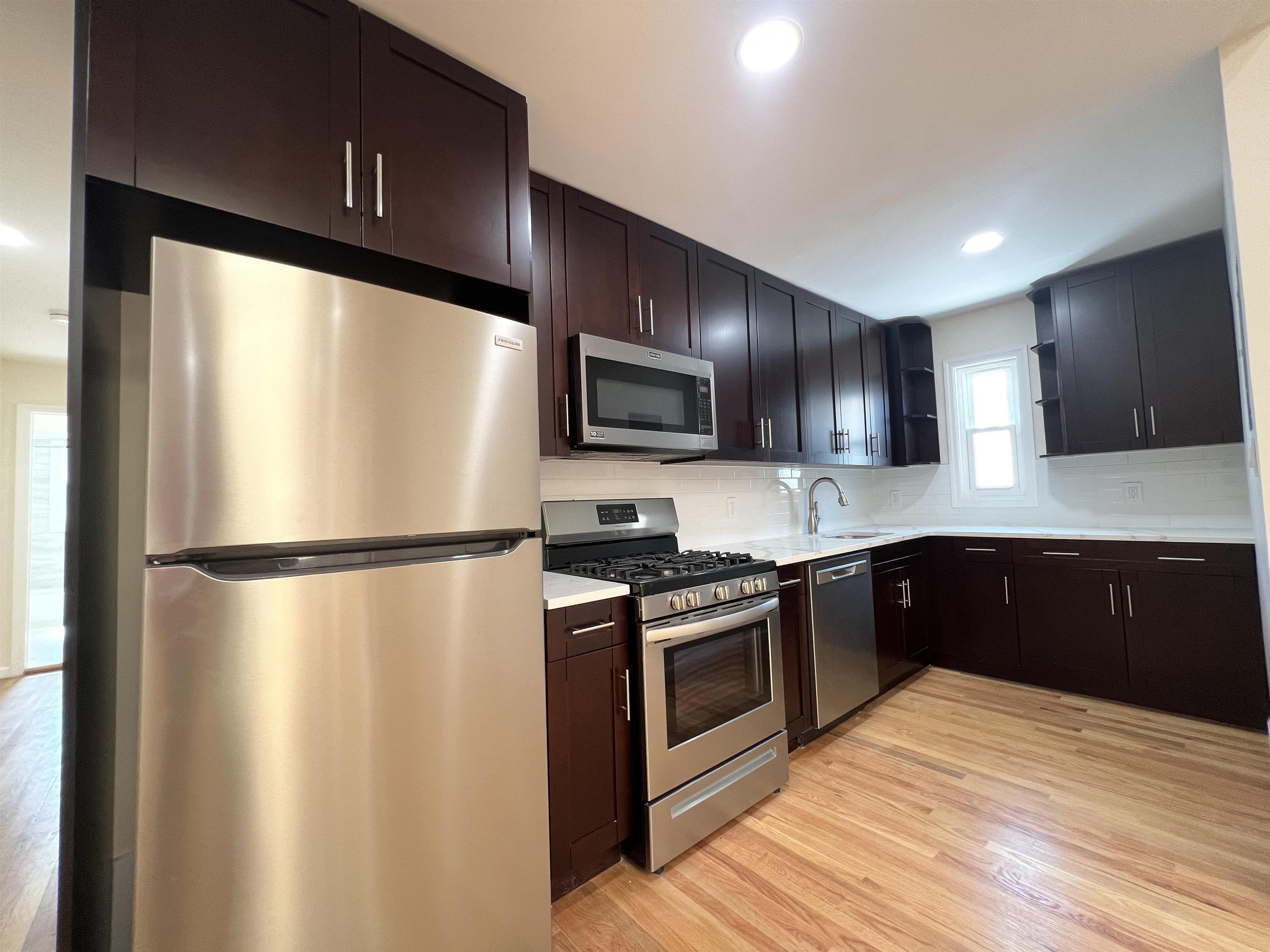 # 250011053 - For Rent in JERSEY CITY - Journal Square NJ