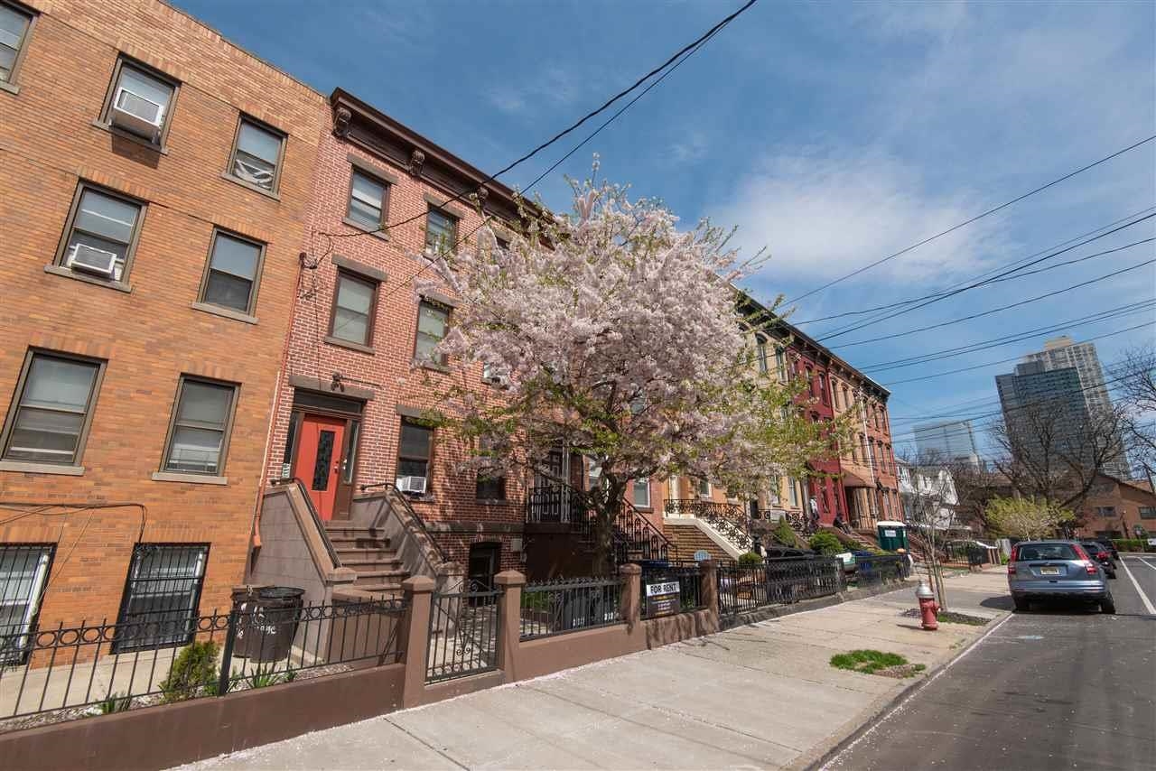 # 250011063 - For Rent in JERSEY CITY - Downtown NJ