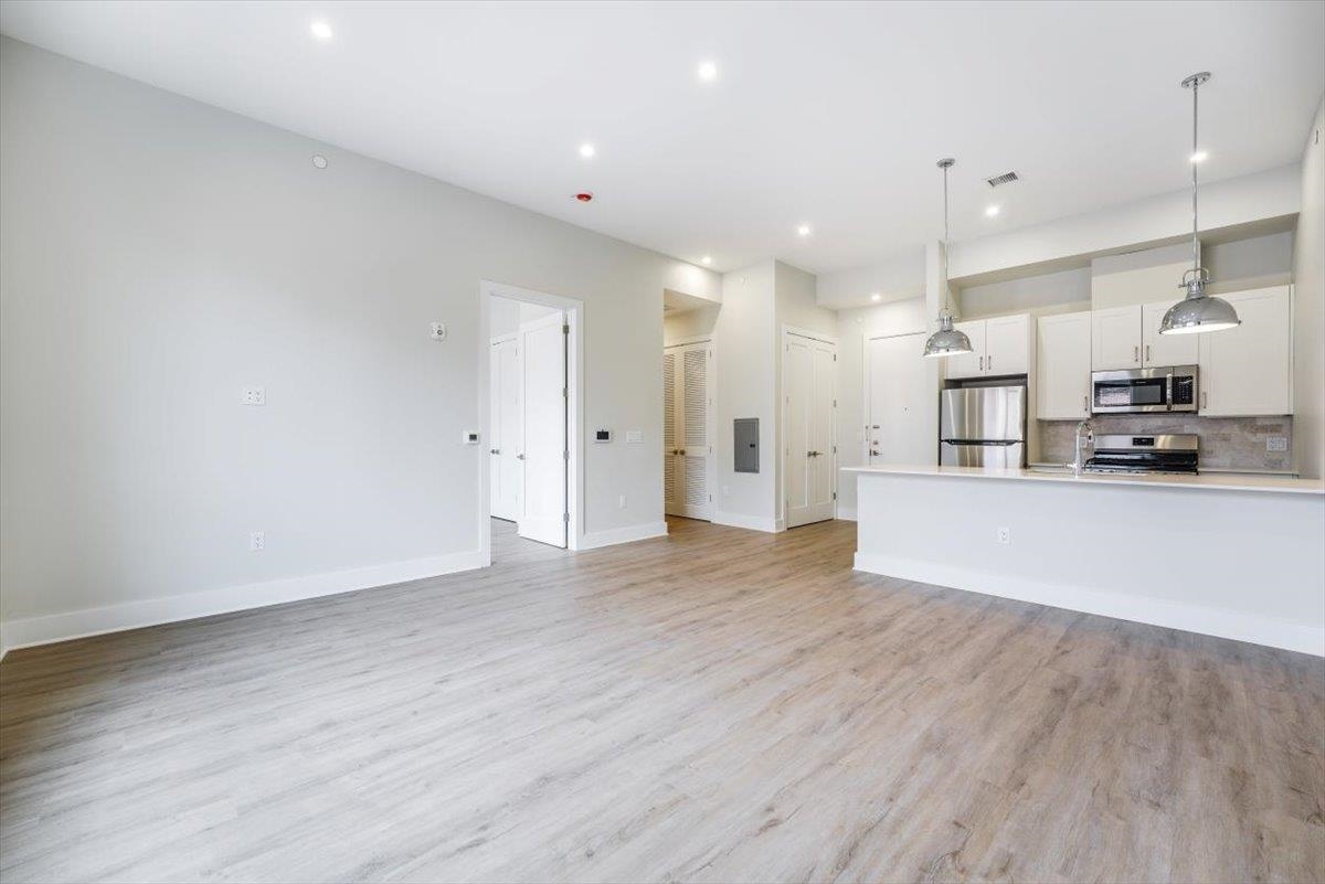 # 250011111 - For Rent in JERSEY CITY - Bergen-Lafayett NJ