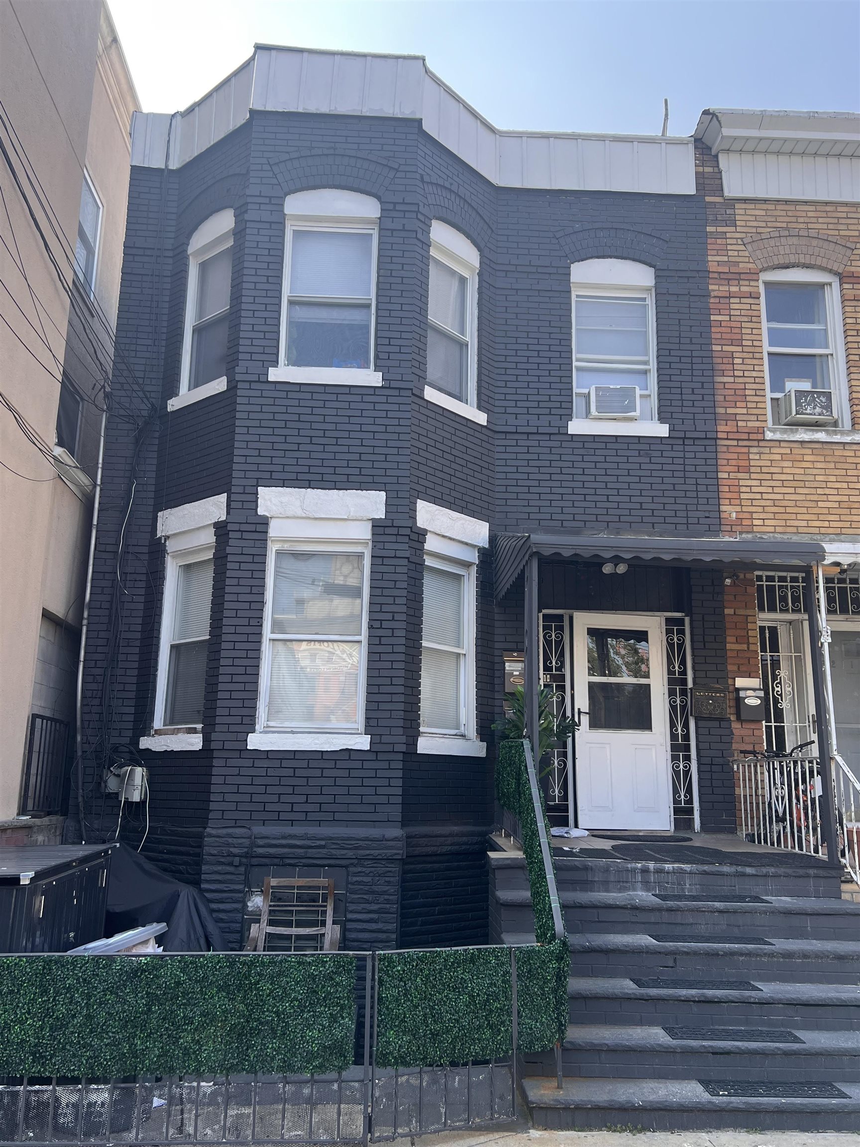 # 250011123 - For Rent in West New York NJ