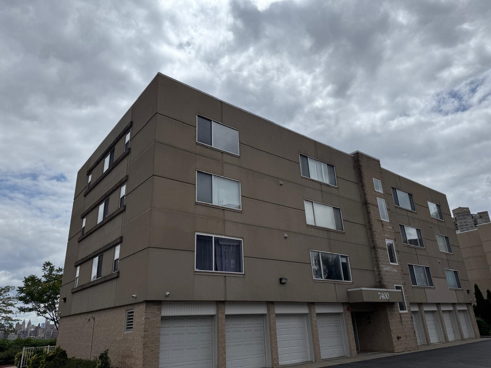 # 250011127 - For Rent in North Bergen NJ
