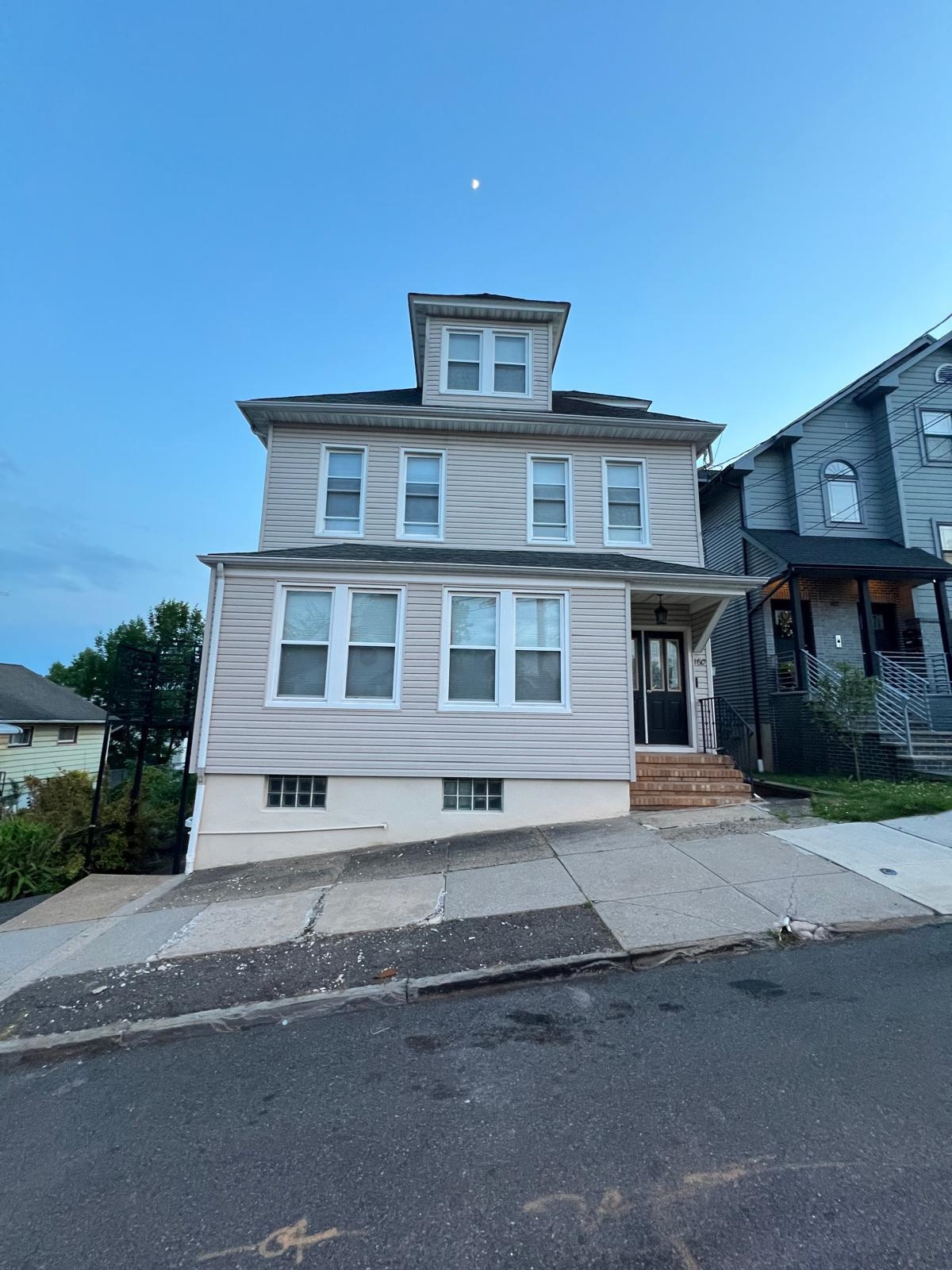 # 250011150 - For Rent in Hillside NJ