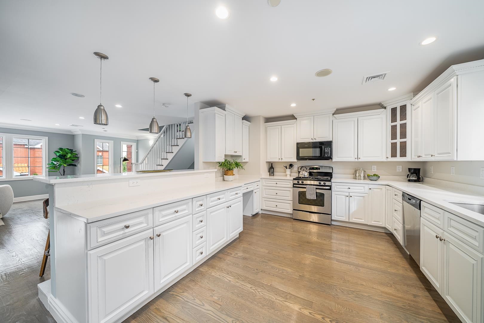 # 250011158 - For Rent in North Bergen NJ