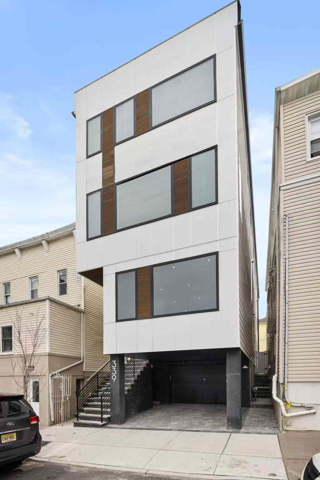 # 250011166 - For Rent in Guttenberg NJ