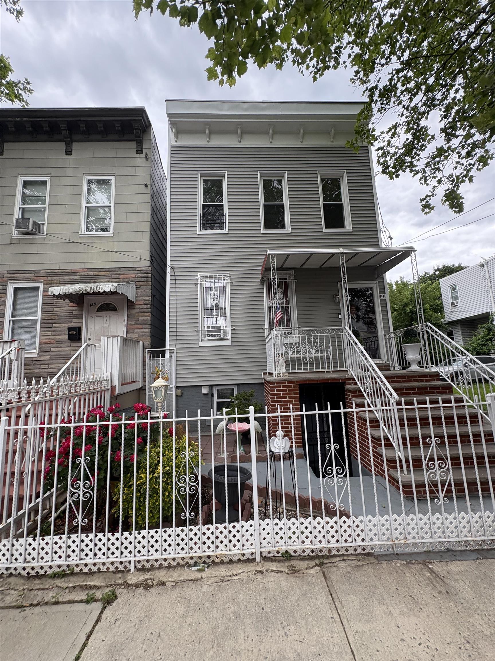 # 250011168 - For Rent in JERSEY CITY - Journal Square NJ