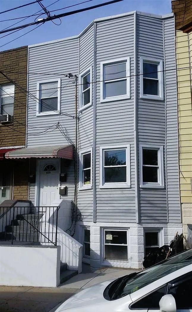 # 250011173 - For Rent in West New York NJ