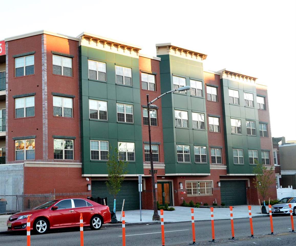 # 250011179 - For Rent in North Bergen NJ