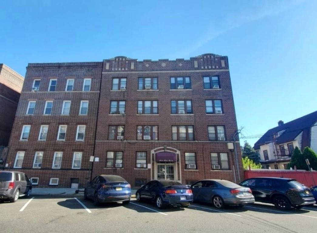 # 250011183 - For Rent in North Bergen NJ
