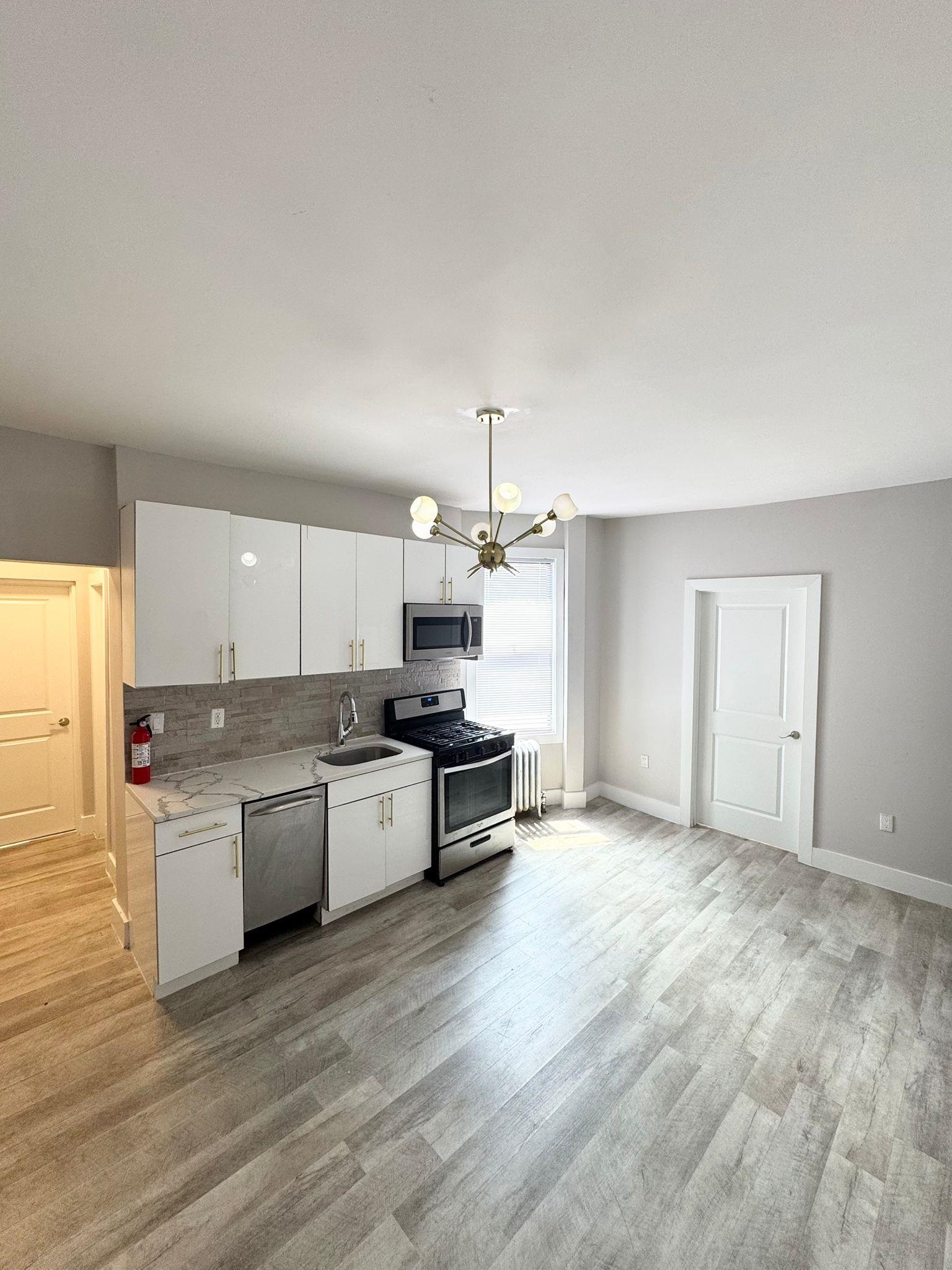 # 250011185 - For Rent in West New York NJ