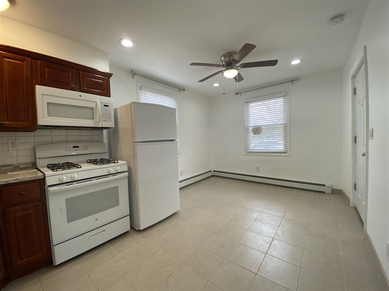 # 250011190 - For Rent in JERSEY CITY - Heights NJ