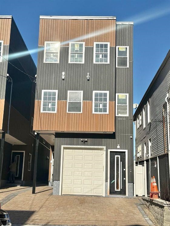 # 250011206 - For Rent in Bayonne NJ