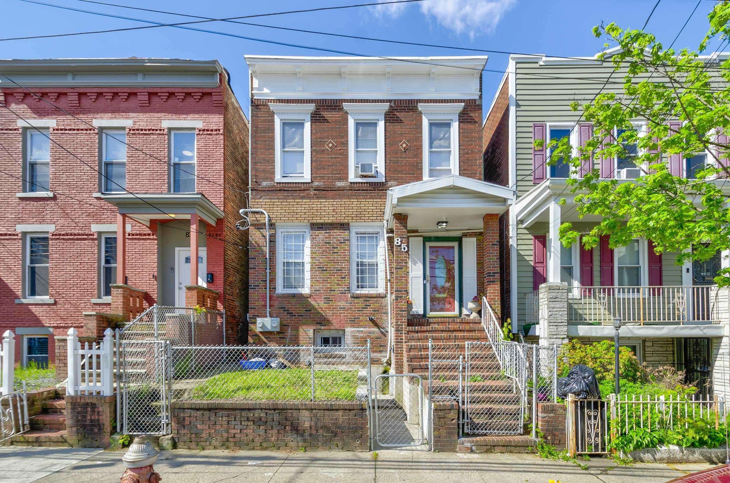 # 250011210 - For Rent in JERSEY CITY - Greenville NJ