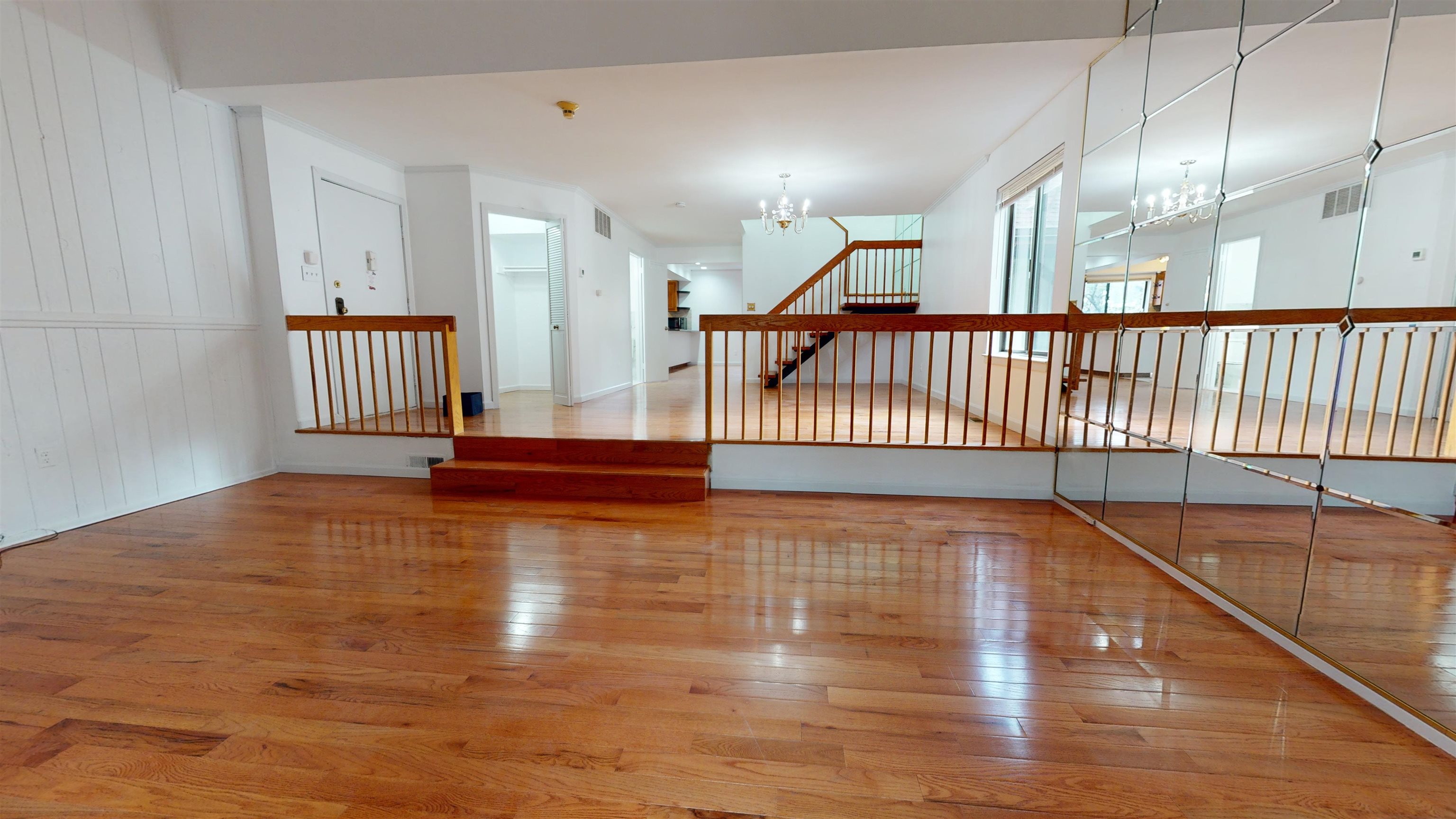 # 250011250 - For Rent in Secaucus NJ