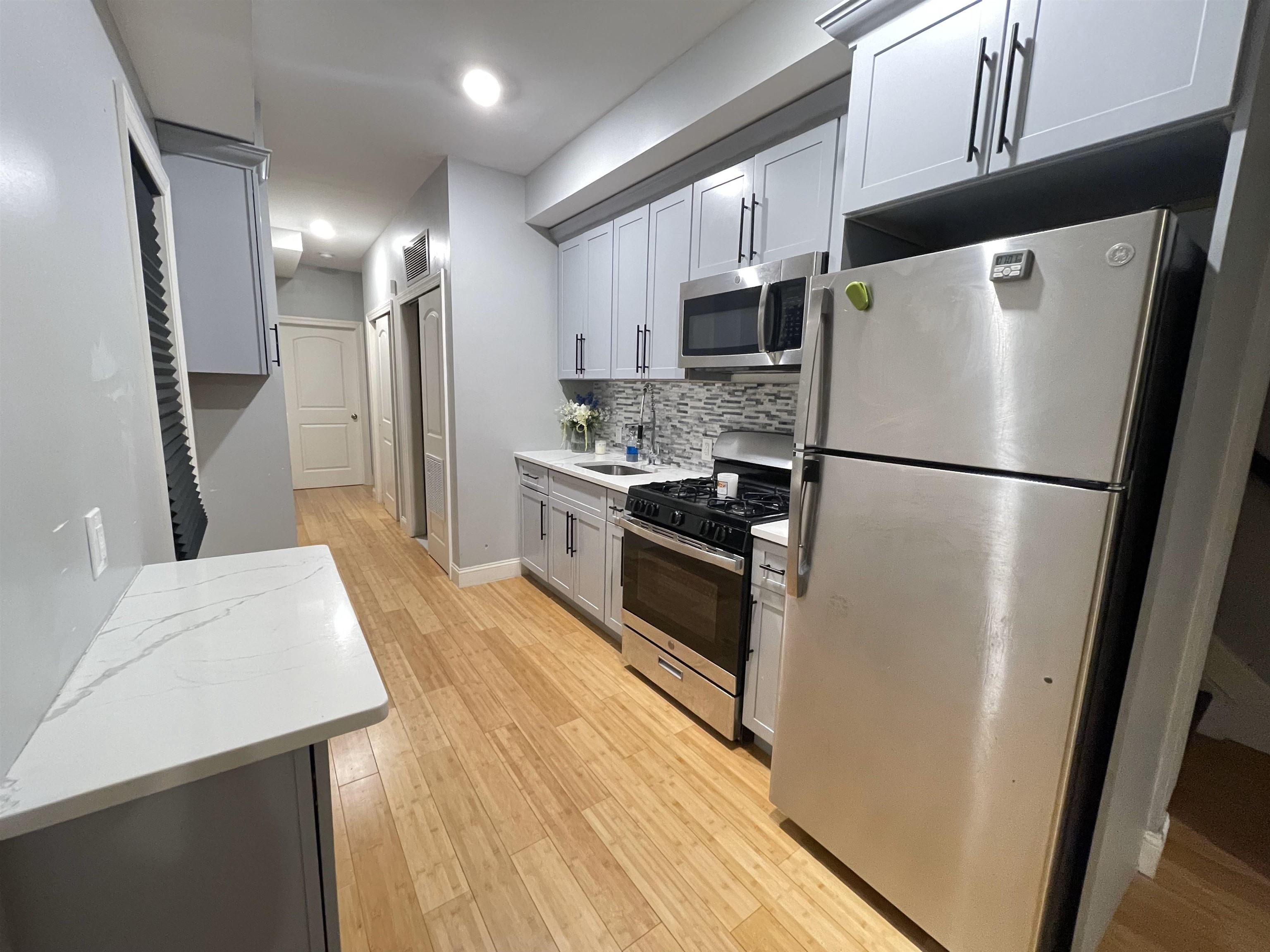 # 250011269 - For Rent in JERSEY CITY - West Bergen NJ