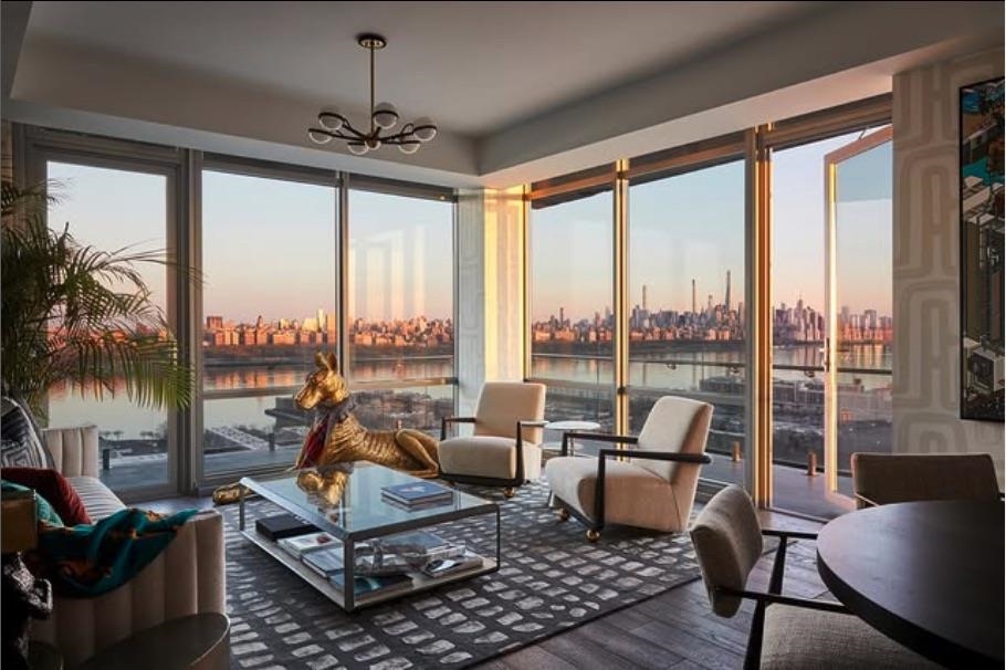 # 250011290 - For Rent in Cliffside Park NJ