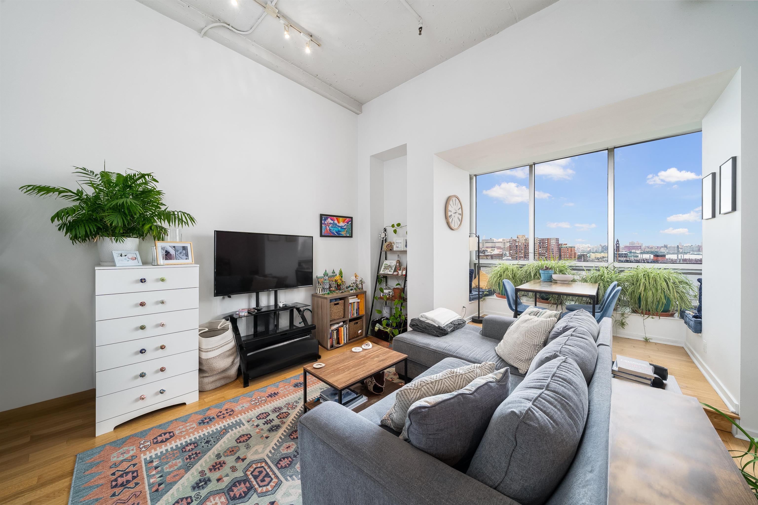 # 250011324 - For Rent in JERSEY CITY - Downtown NJ