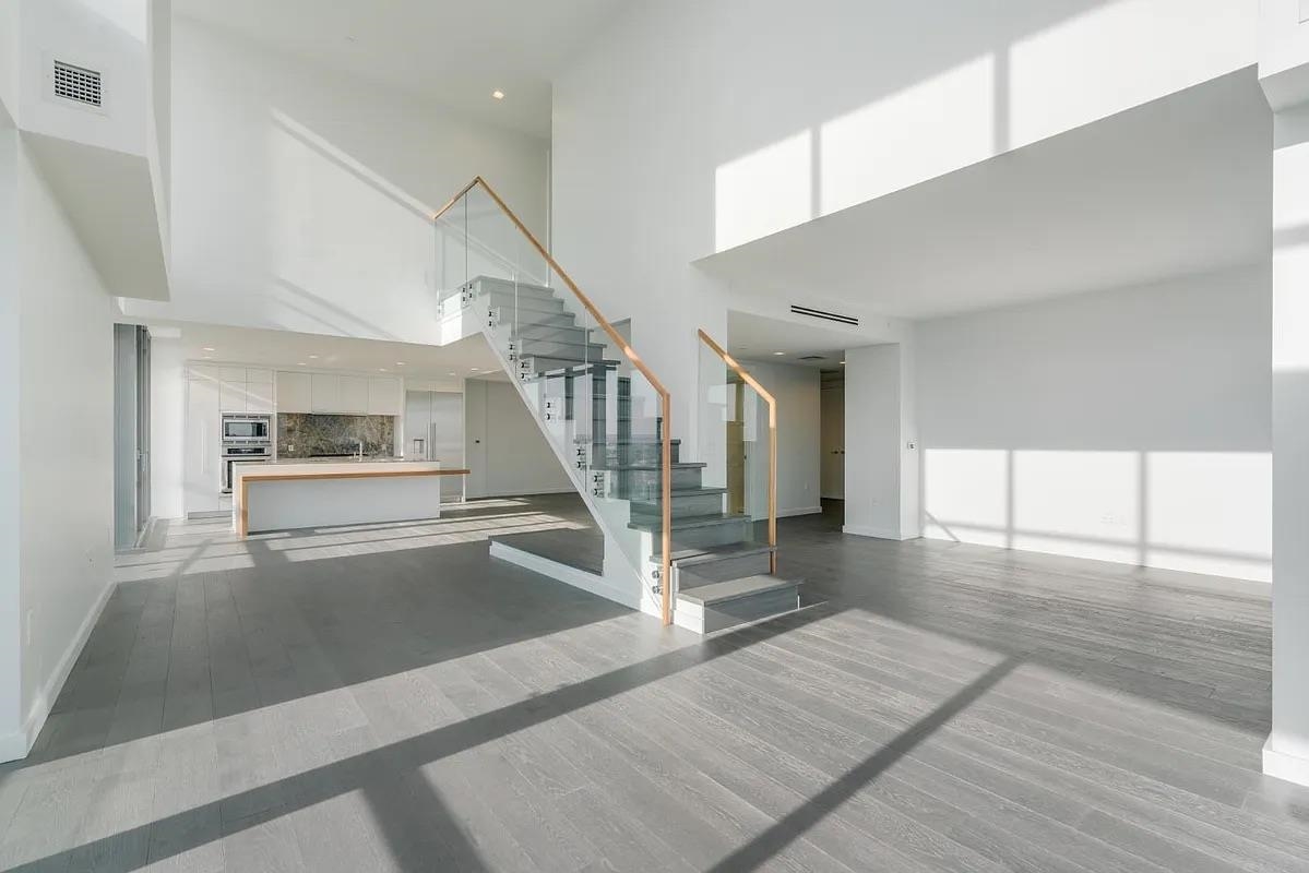 # 250011330 - For Rent in Cliffside Park NJ