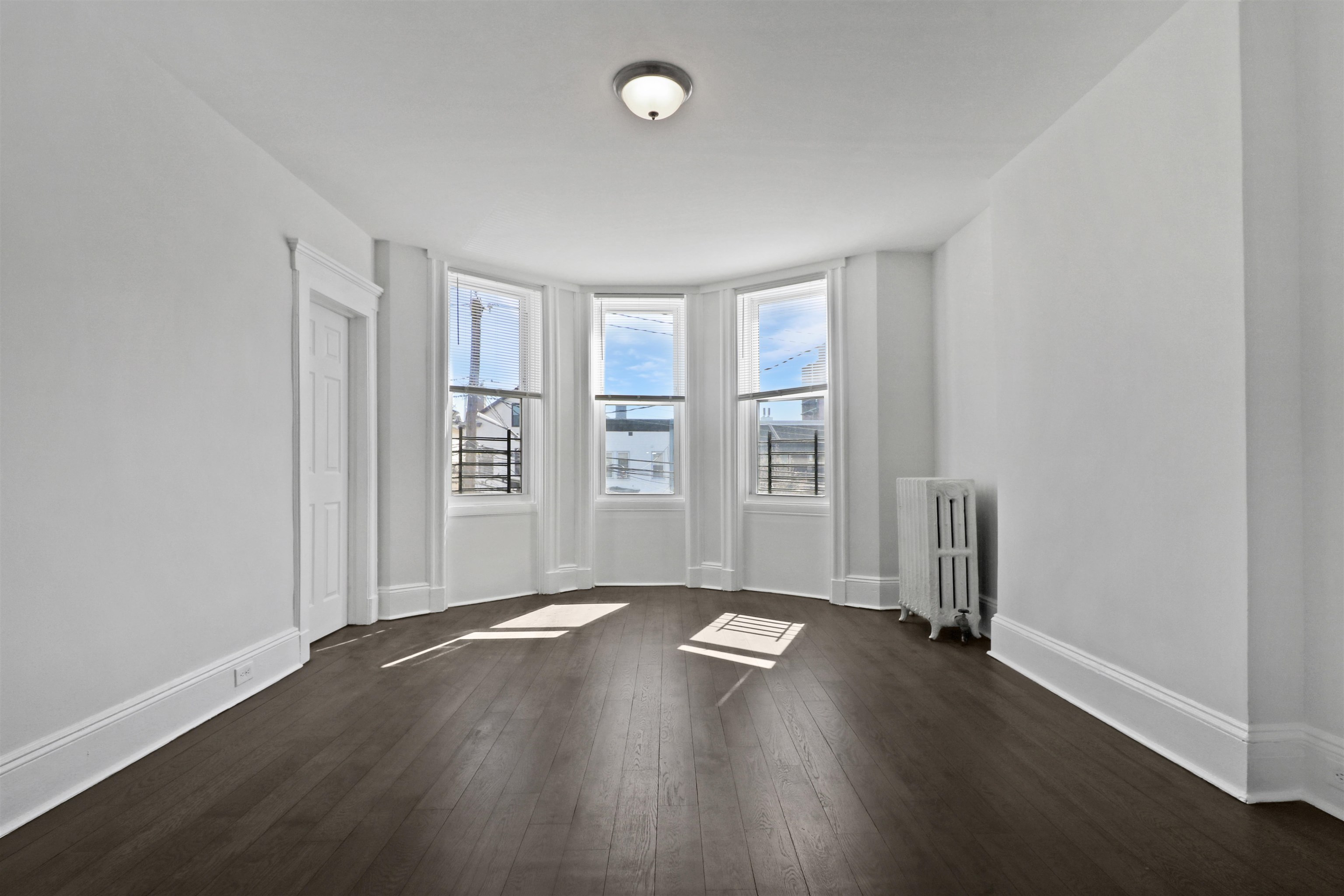 # 250011372 - For Rent in Union City NJ