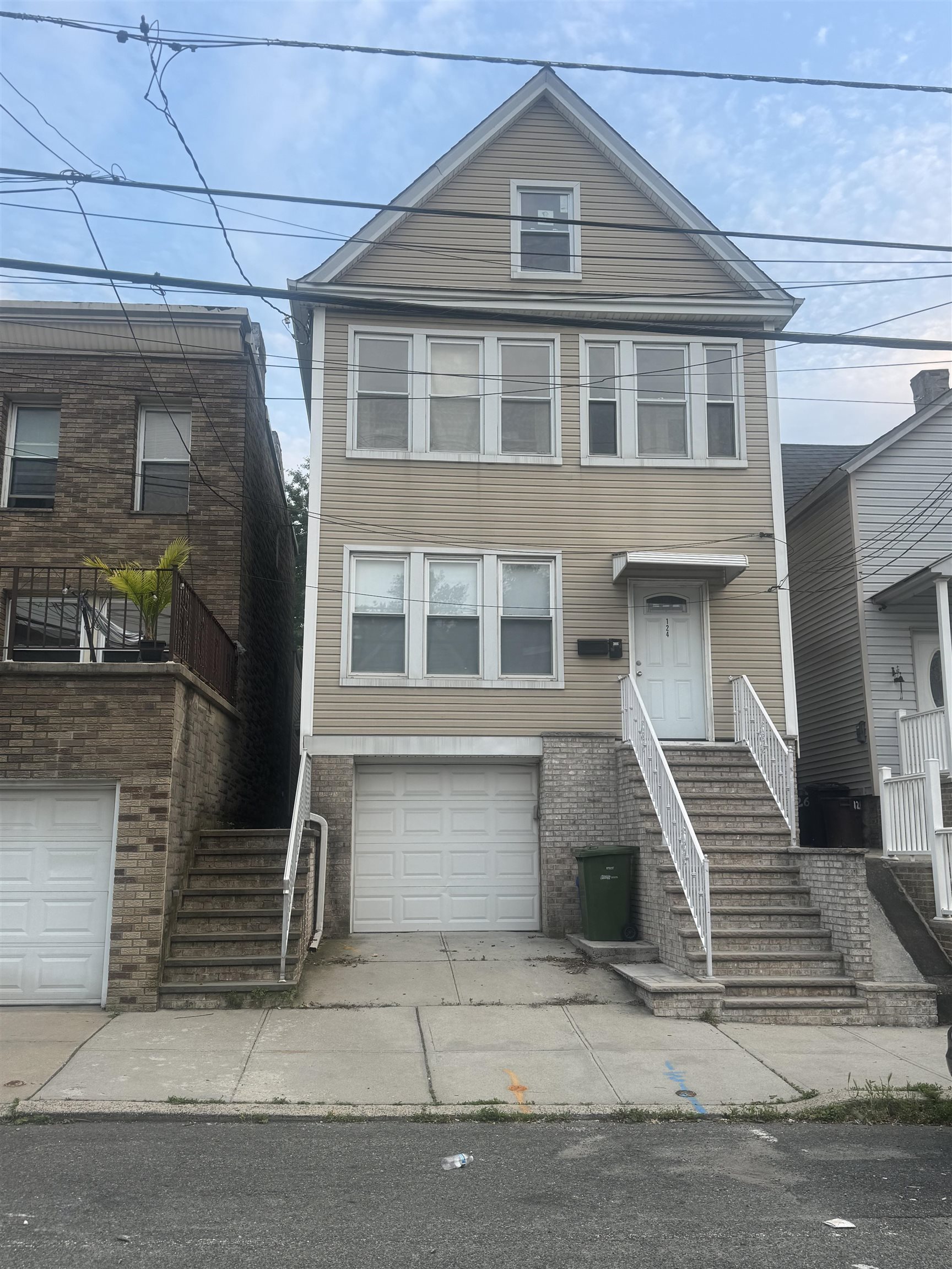 # 250011405 - For Rent in Bayonne NJ