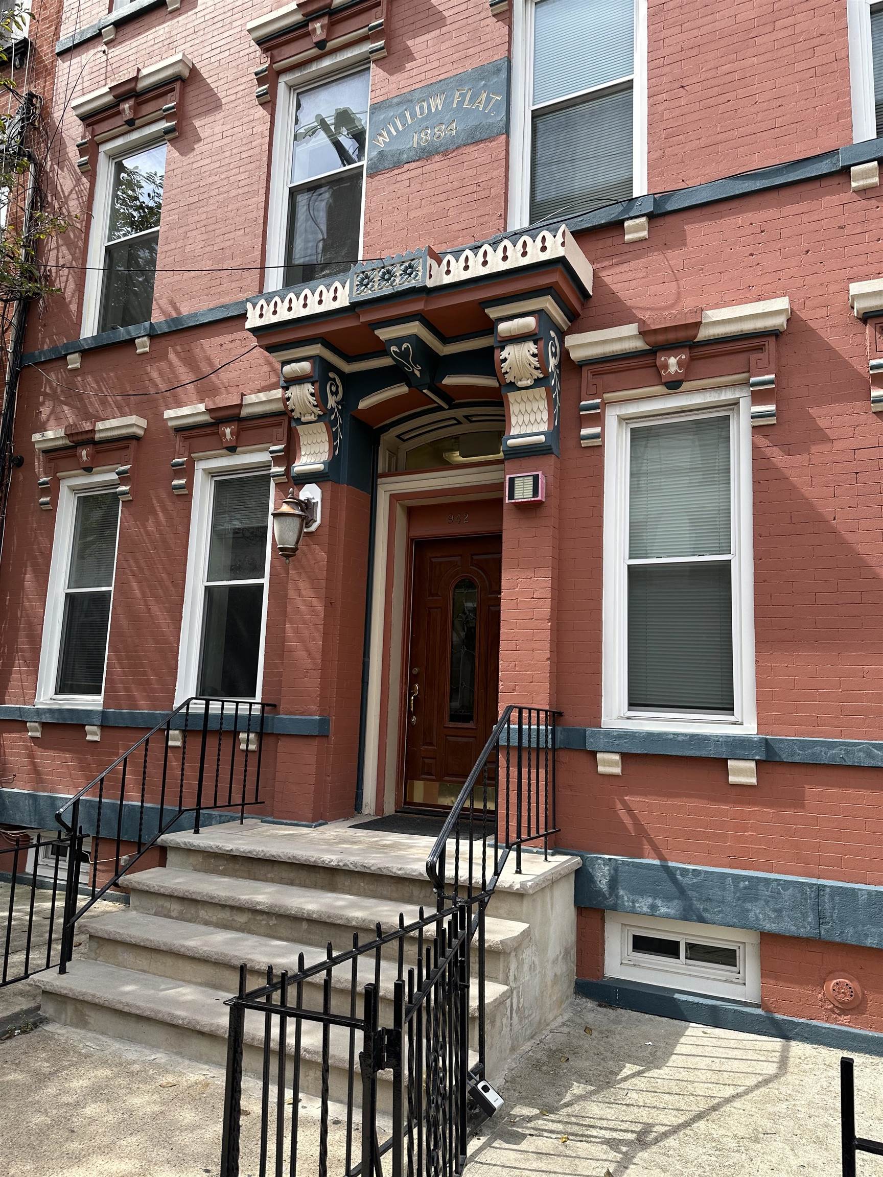 # 250011433 - For Rent in Hoboken NJ