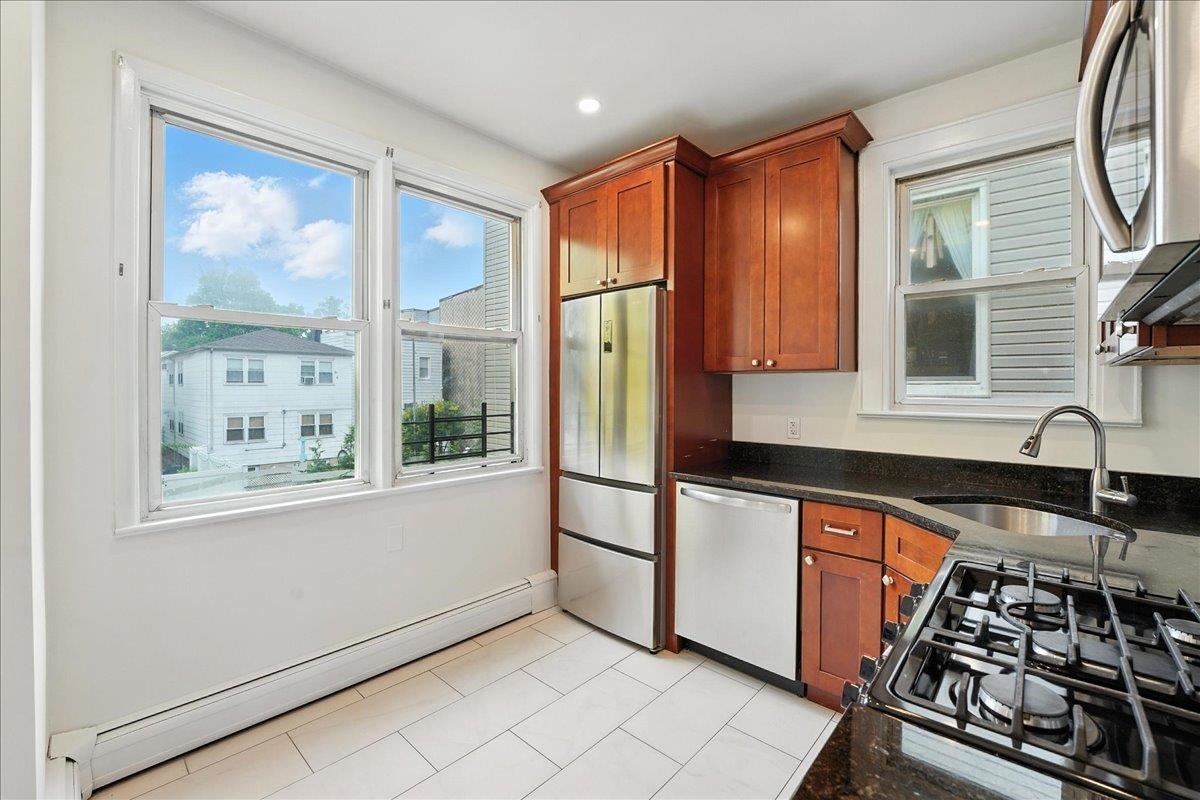 # 250011439 - For Rent in JERSEY CITY - Heights NJ