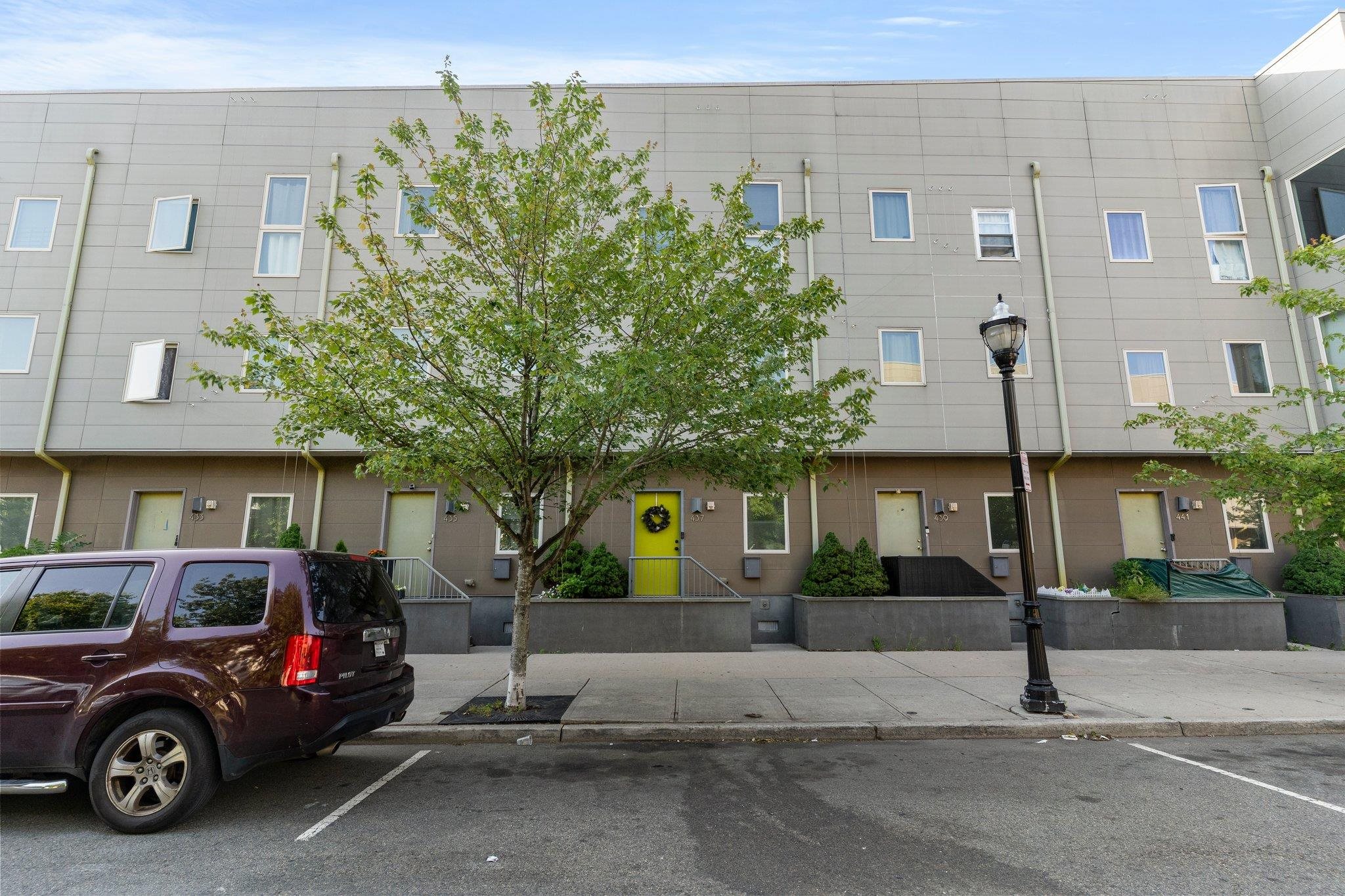 # 250011477 - For Rent in JERSEY CITY - Bergen-Lafayett NJ