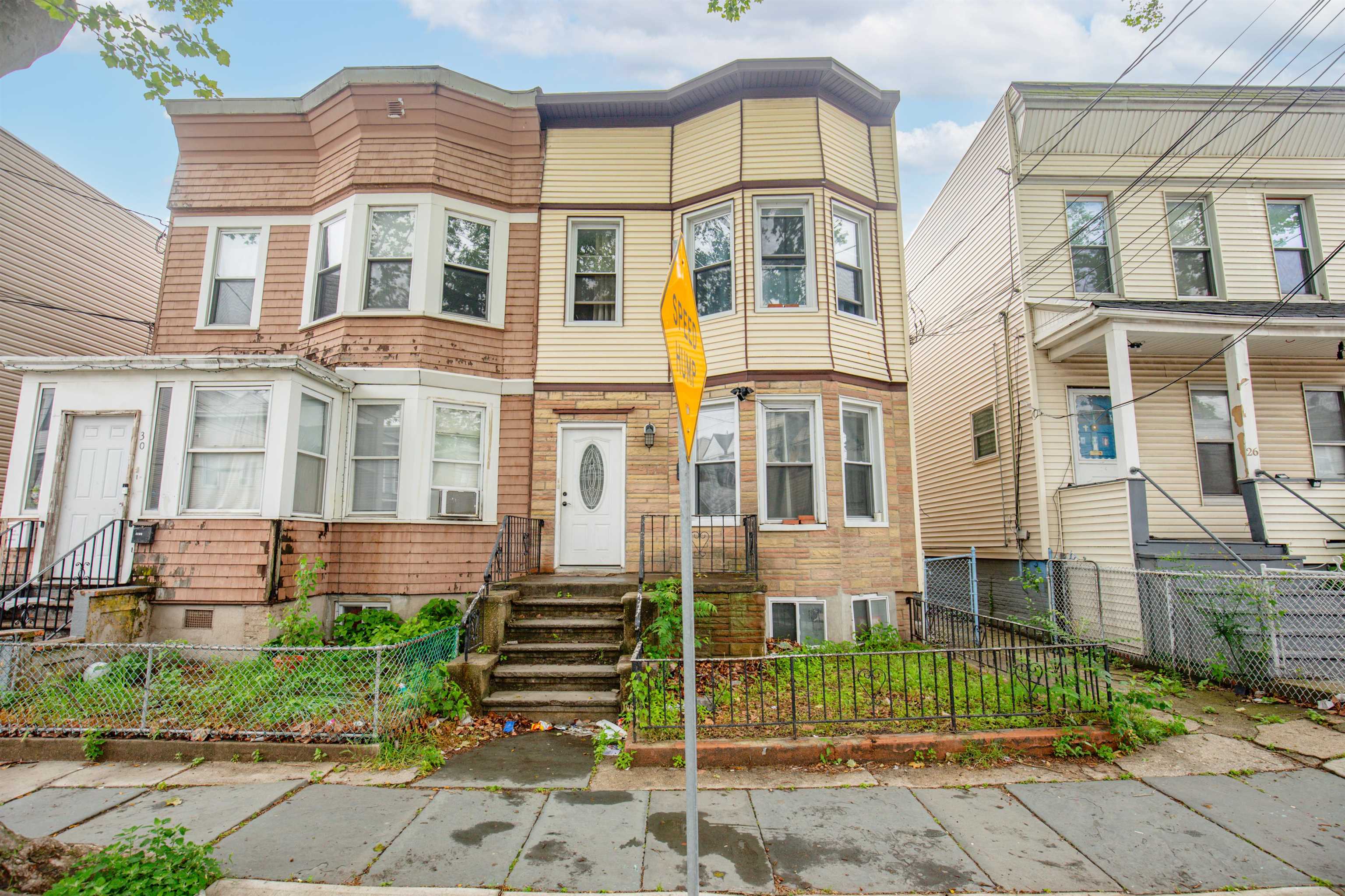 # 250011504 - For Rent in JERSEY CITY - West Bergen NJ