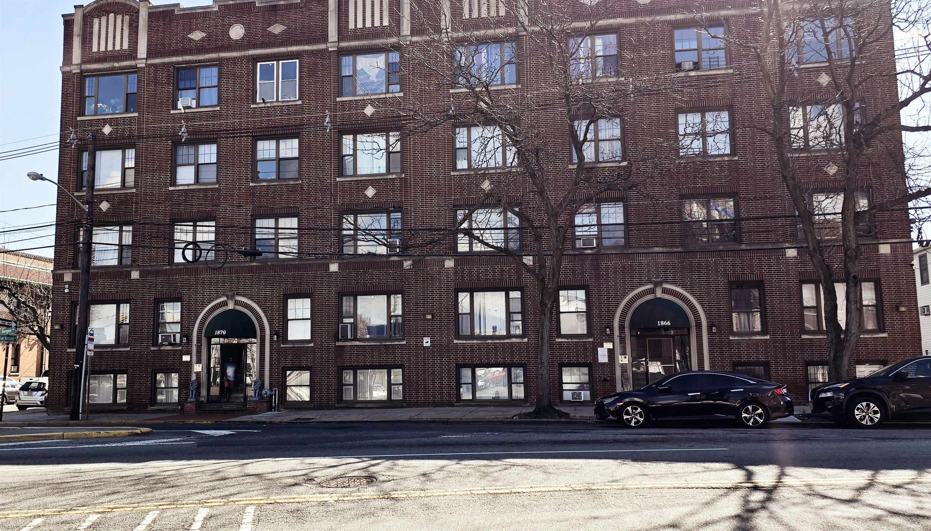 # 250011510 - For Rent in JERSEY CITY - Greenville NJ