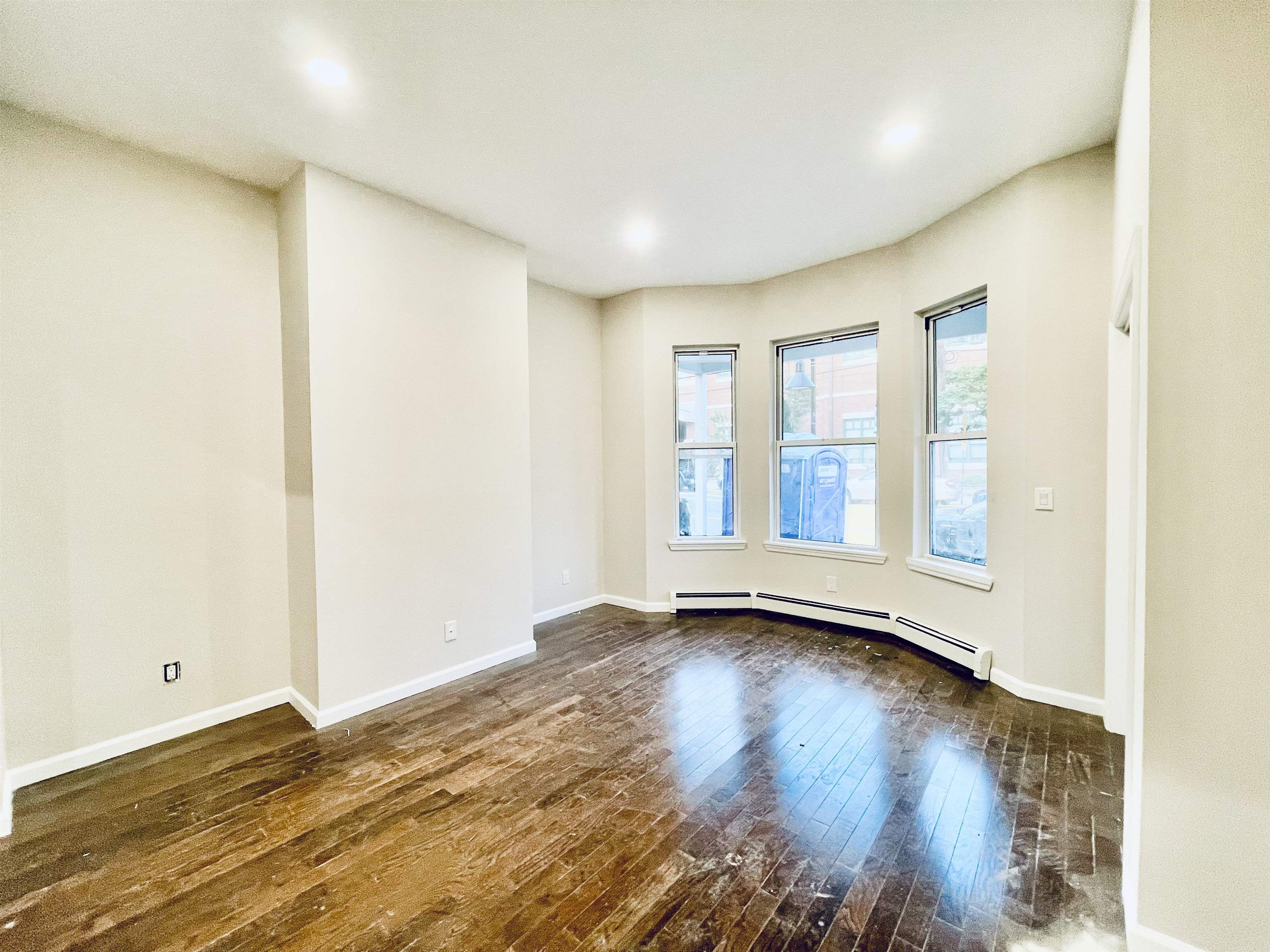 # 250011513 - For Rent in Union City NJ