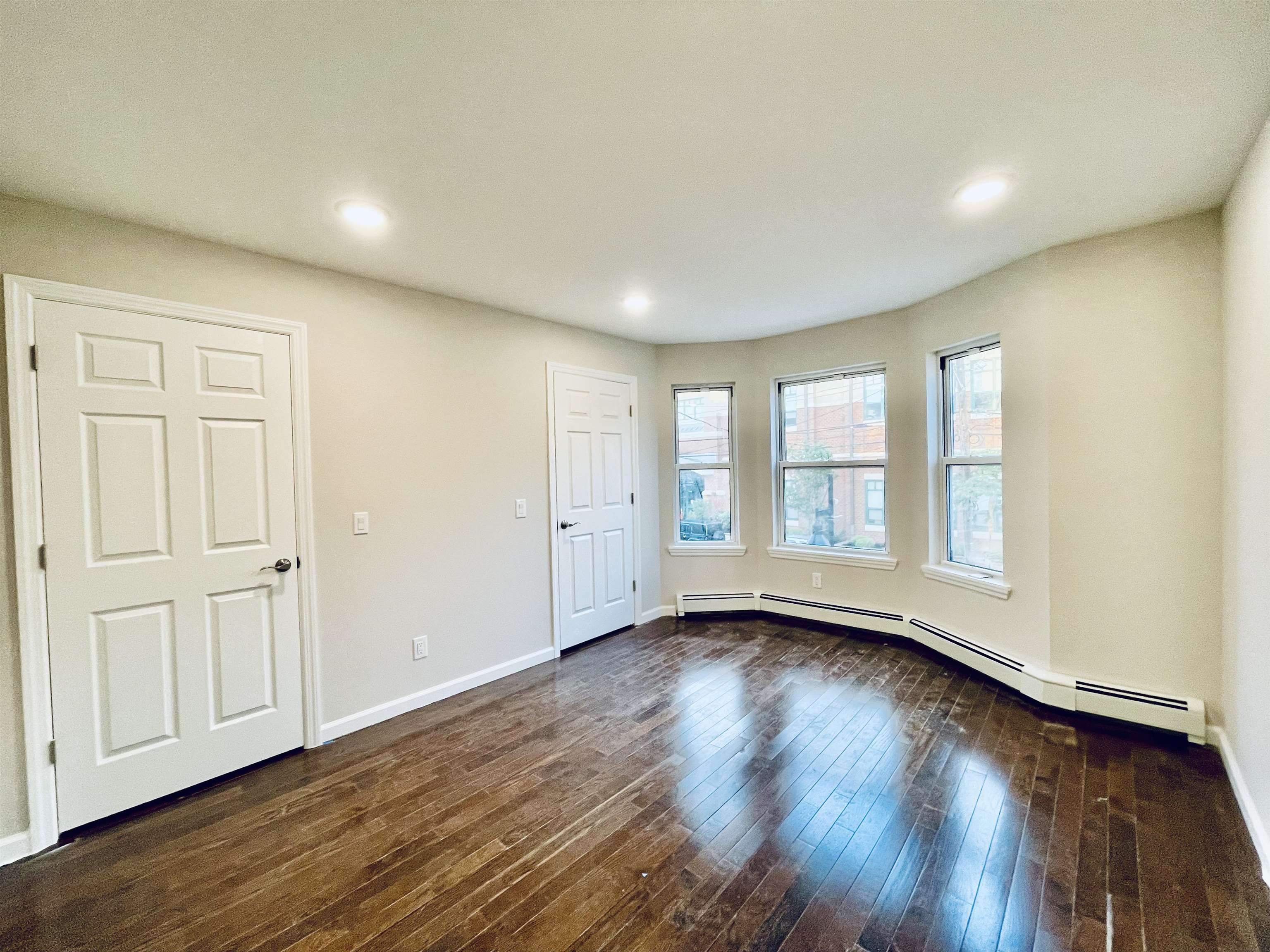 # 250011514 - For Rent in Union City NJ