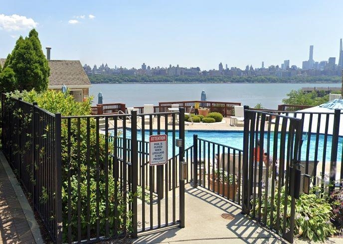 # 250011555 - For Rent in North Bergen NJ