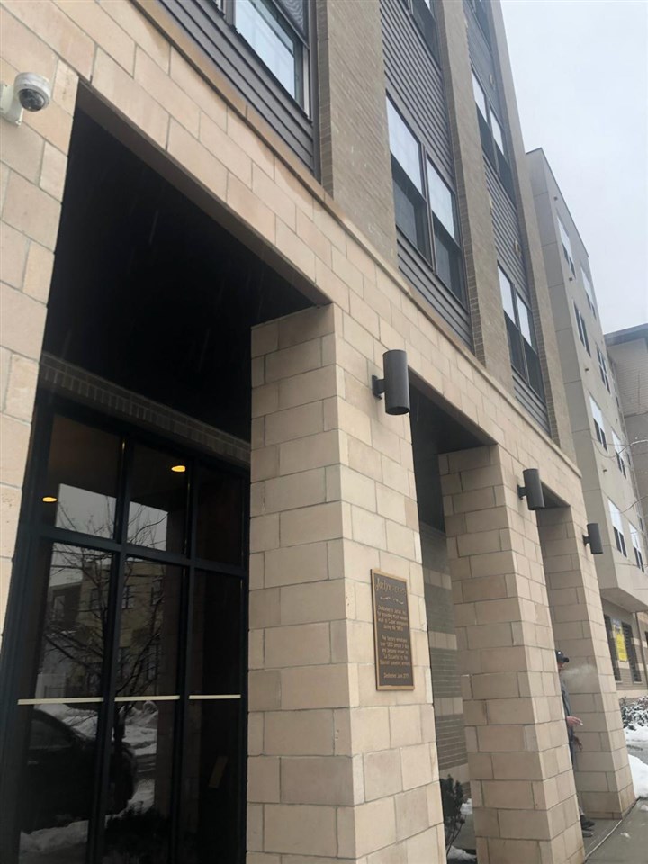 # 250011559 - For Rent in West New York NJ