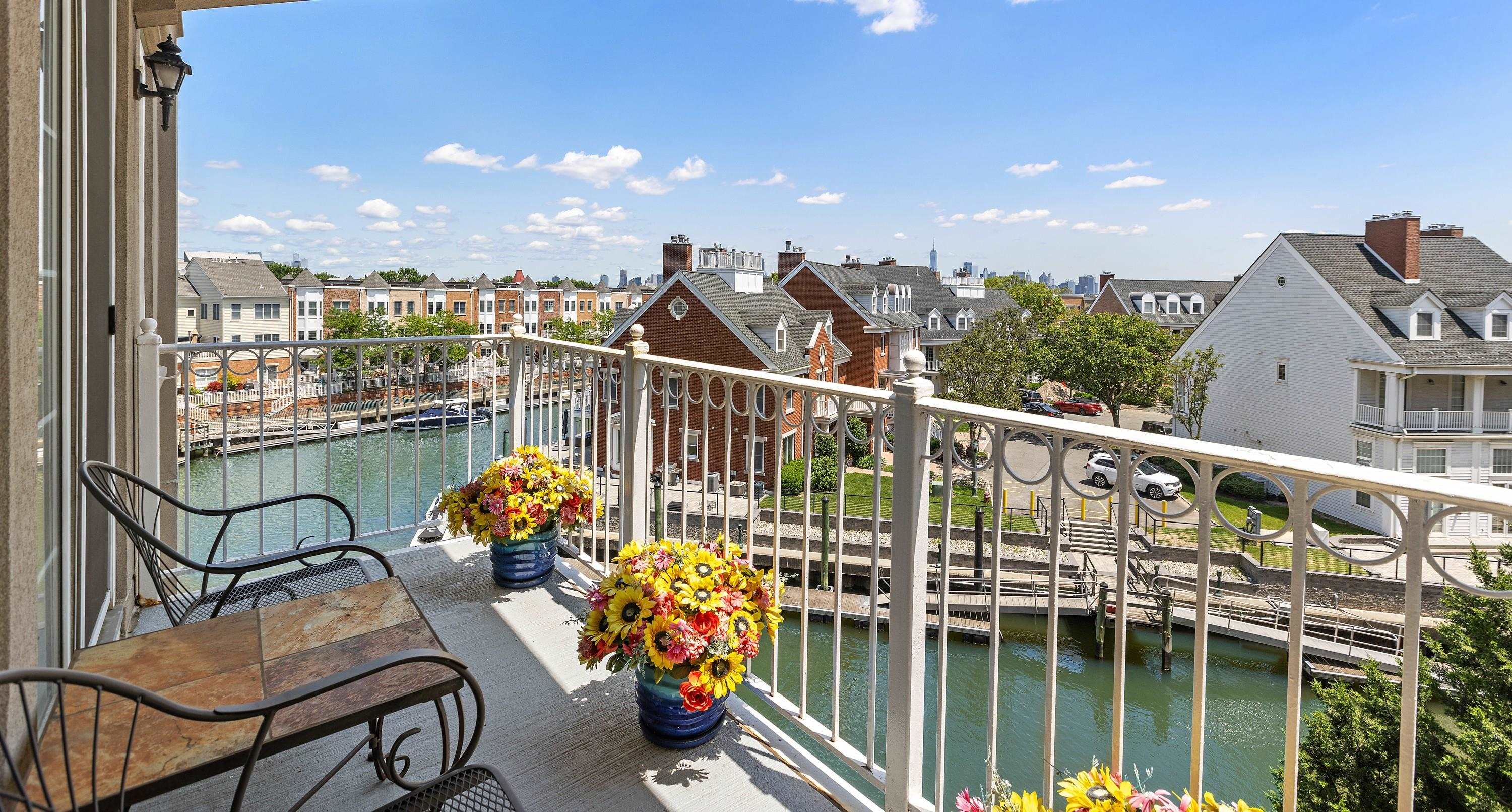 # 250011575 - For Rent in JERSEY CITY - Greenville NJ