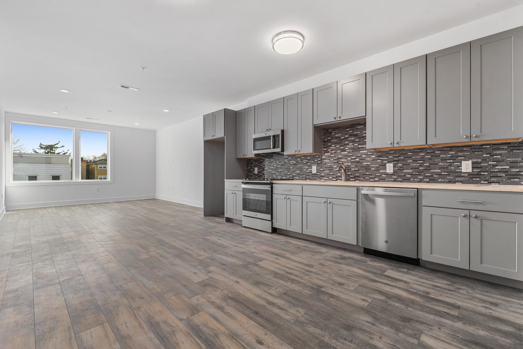 # 250011589 - For Rent in JERSEY CITY - Heights NJ