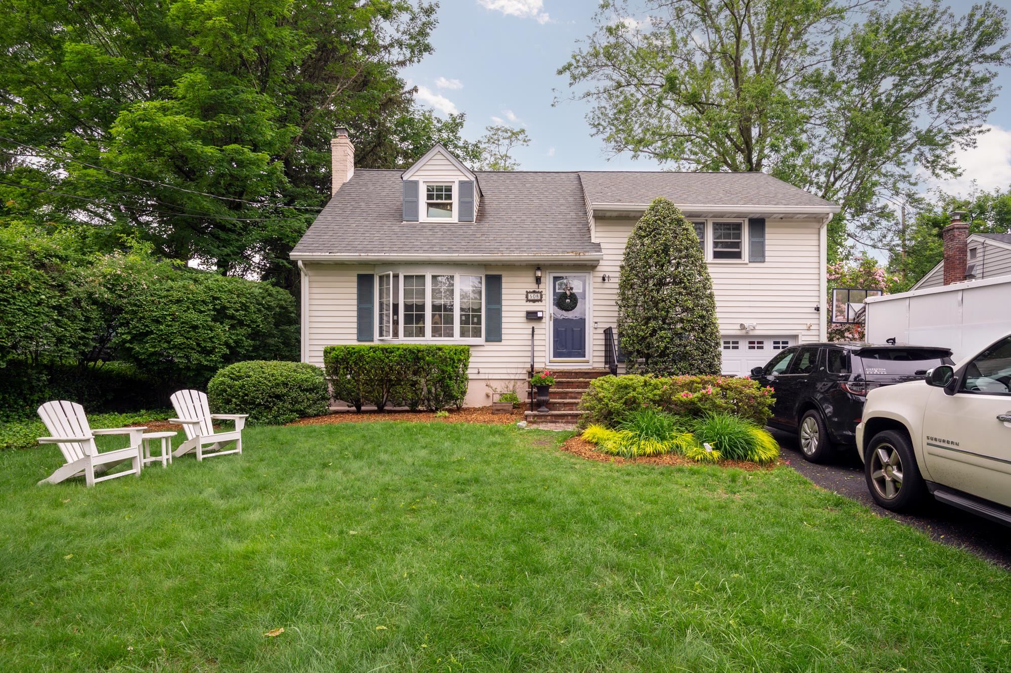 # 250011592 - For Rent in Ridgewood NJ